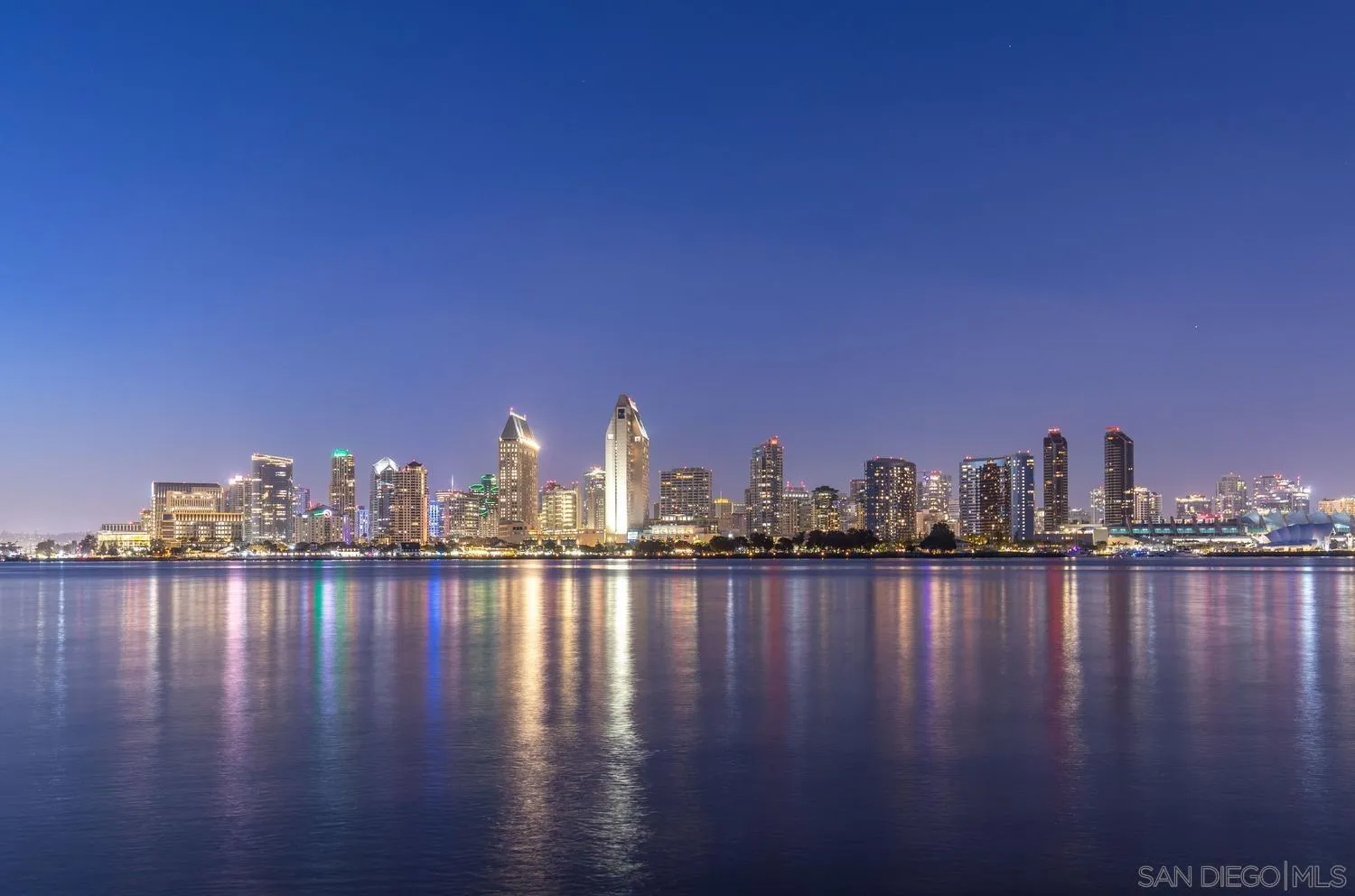 https://cdn.realtyfeed.com/cdn/127/260012589/8ccafc0ac536d898aa31b171415c435b.webp