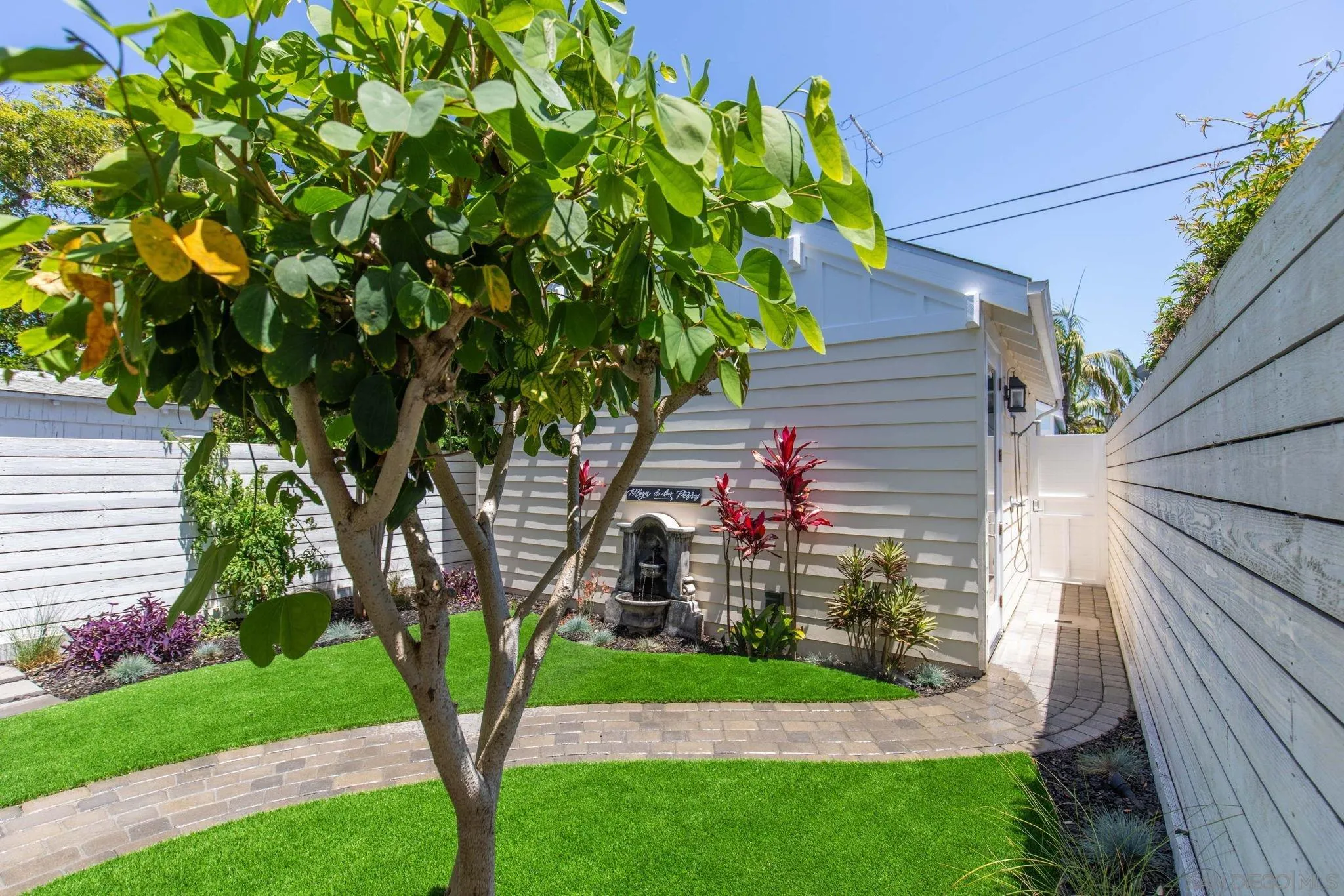 https://cdn.realtyfeed.com/cdn/127/260012589/d7d53708a52478b7875893f9b1455fd3.webp