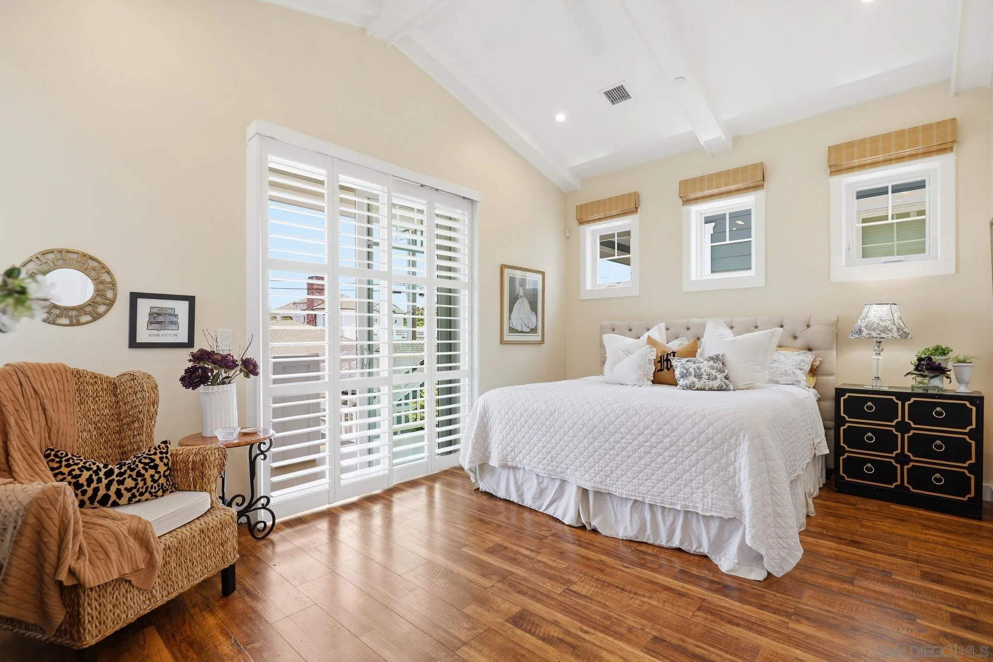 https://cdn.realtyfeed.com/cdn/127/260012589/db9b492201969a31fa68cac64eadc1c1.webp