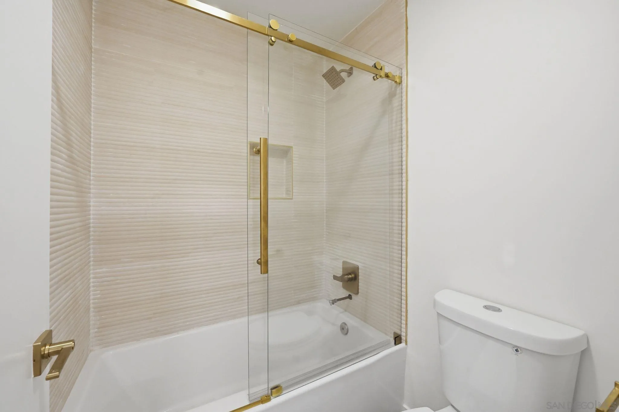 Photo #27: 260012591 Listing: Photo #27