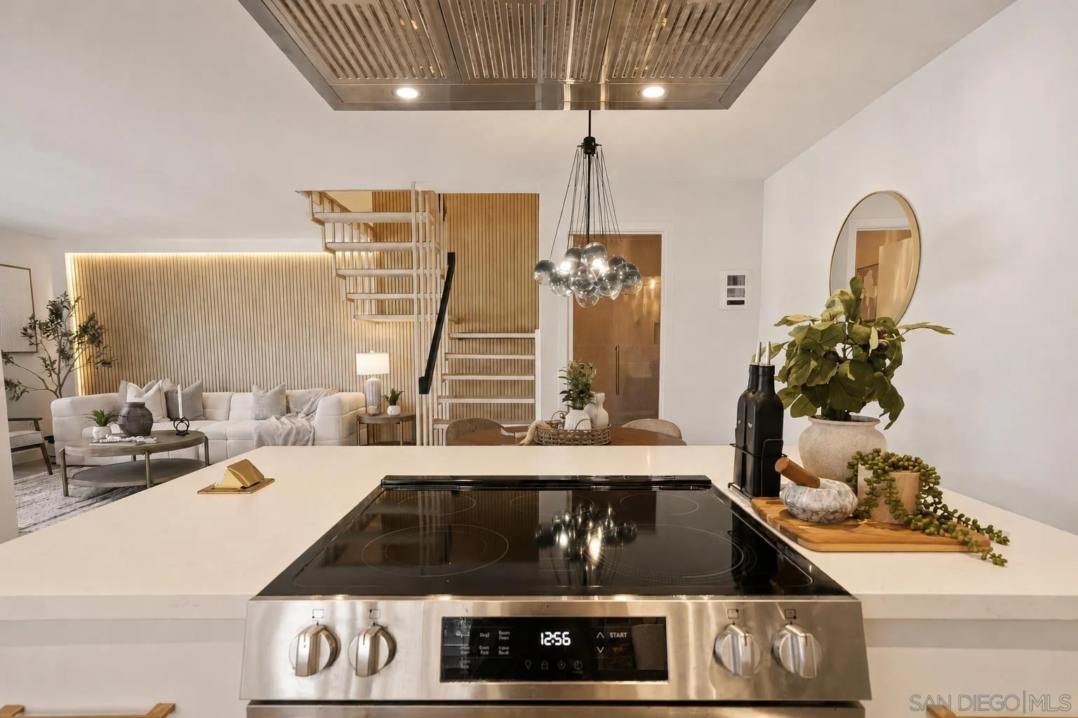 https://cdn.realtyfeed.com/cdn/127/260012591/735b7eeeb9cda44520425fb0c96015c9.webp