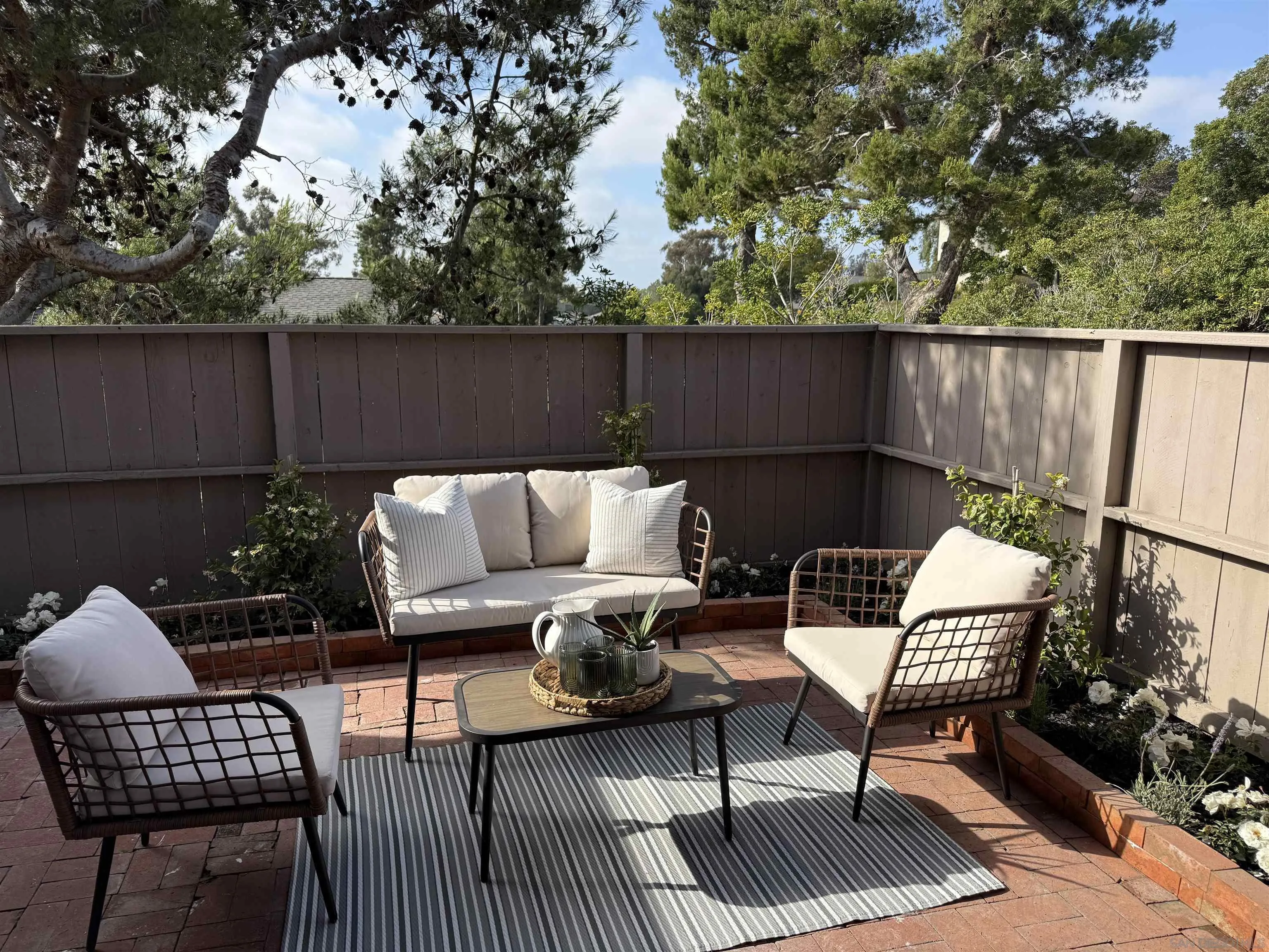 https://cdn.realtyfeed.com/cdn/127/260012591/8eabaf5b4668ab231dae958862b5b565.webp
