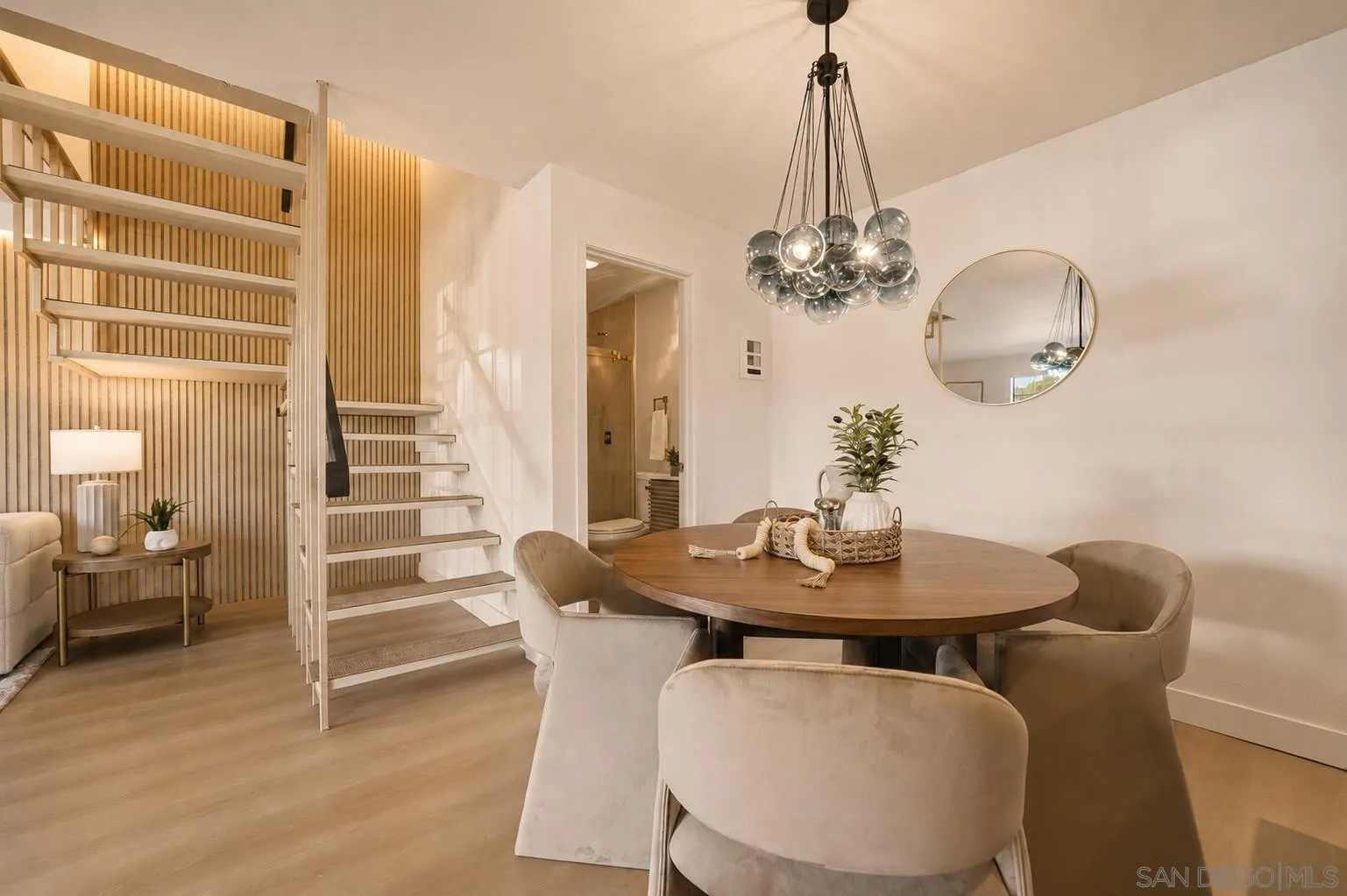 https://cdn.realtyfeed.com/cdn/127/260012591/9ac54c1539028bba39b3142ccc7c688d.webp