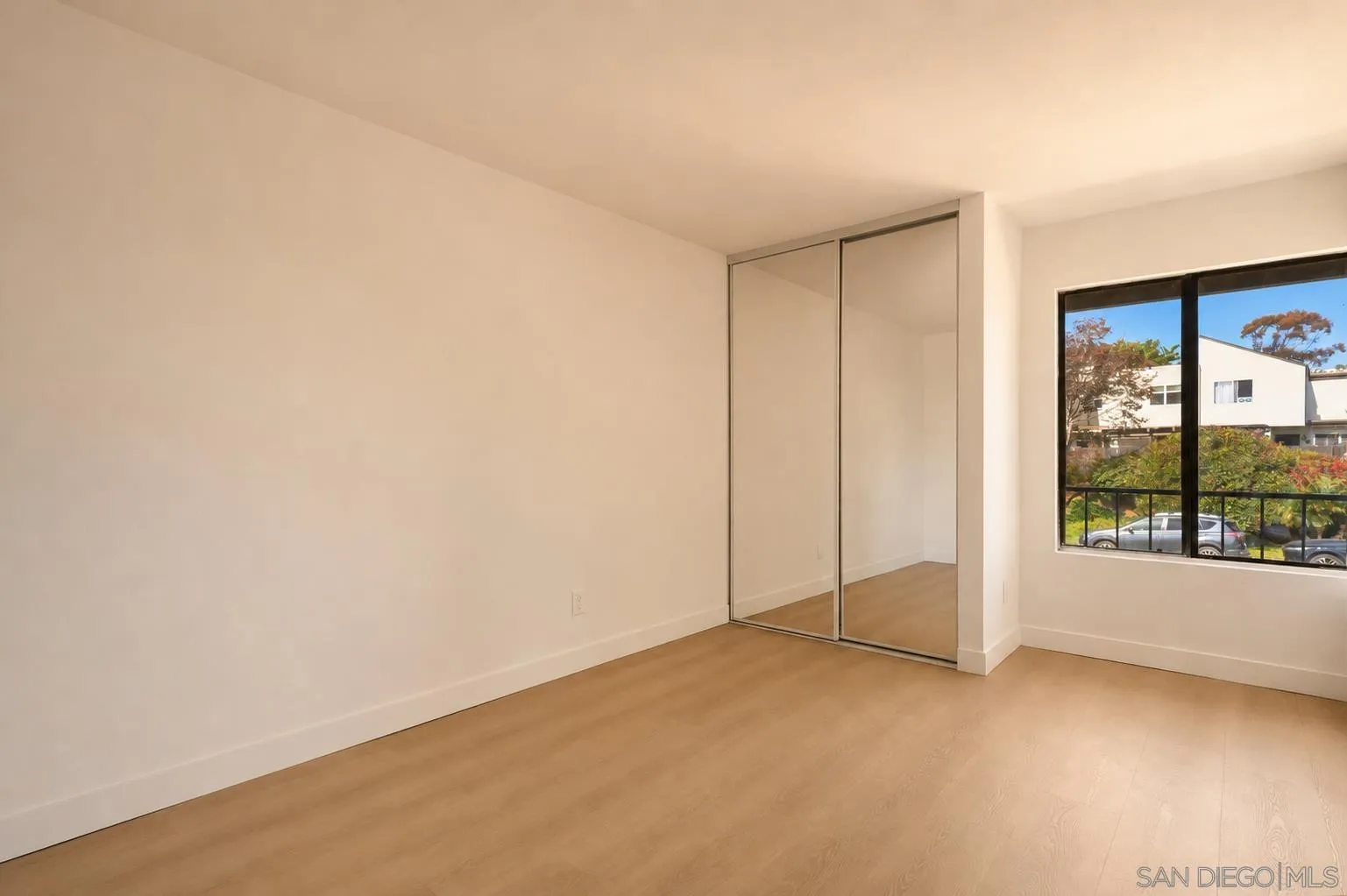 https://cdn.realtyfeed.com/cdn/127/260012591/fcb9bd4d02a6cbba55b4ff08d5c19492.webp