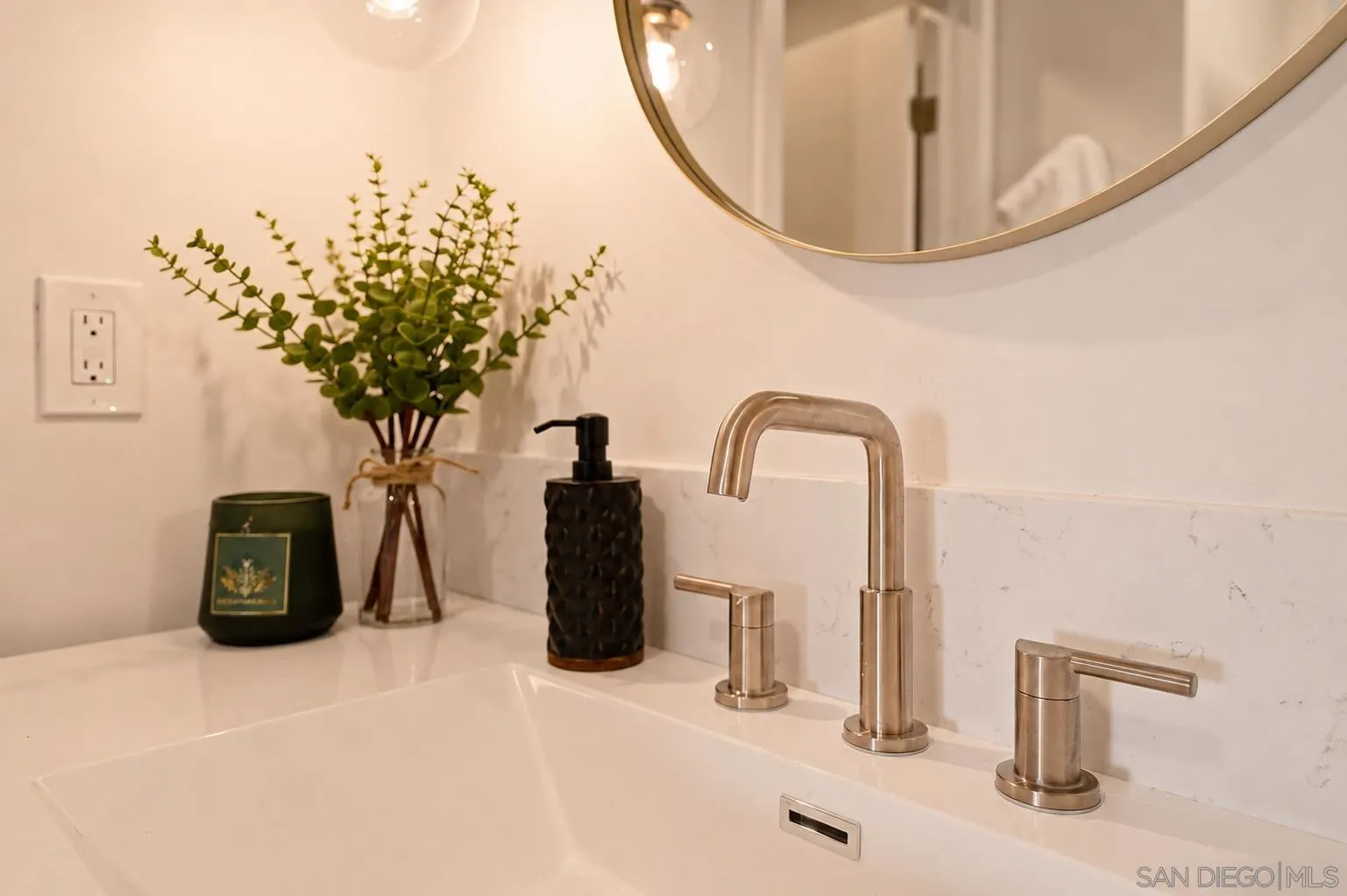 https://cdn.realtyfeed.com/cdn/127/260012591/fdaff38bb68a6313f077602cb56aa9cf.webp