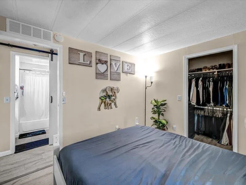 https://cdn.realtyfeed.com/cdn/127/260012592/24c76b0734f26c77e341f060fa768a4c.webp