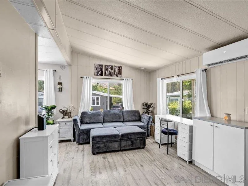 https://cdn.realtyfeed.com/cdn/127/260012592/48dbe0f9f8561803716ef0f11c67f40e.webp