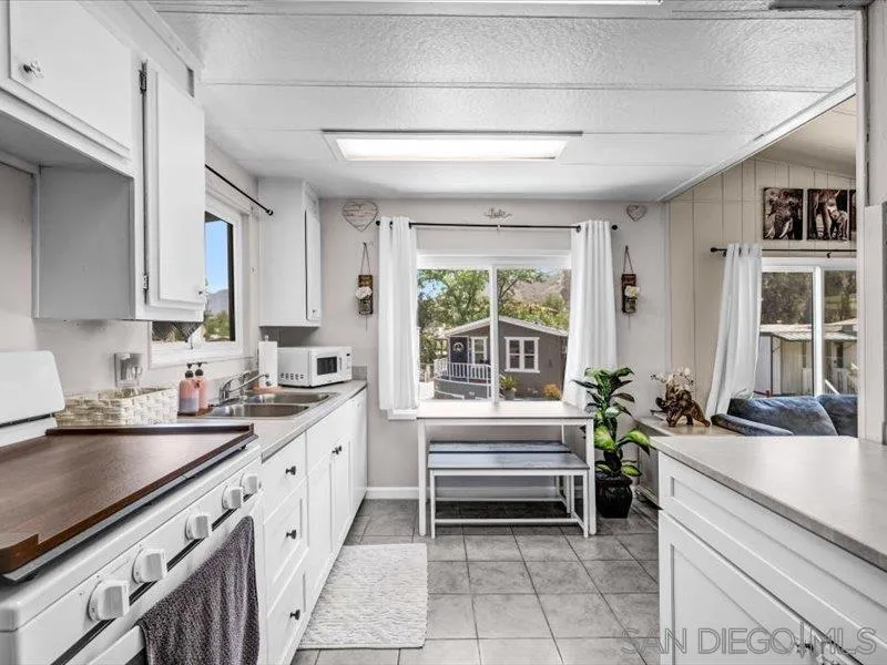 https://cdn.realtyfeed.com/cdn/127/260012592/5d49c1a21bb2b9d64ec1efcae52ed32f.webp