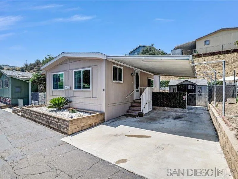 https://cdn.realtyfeed.com/cdn/127/260012592/8b31044dbc402a8731bdc462cc2d4070.webp