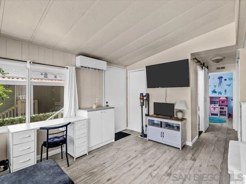 https://cdn.realtyfeed.com/cdn/127/260012592/ab9e68bebfa8457b135f741216f19a30.webp