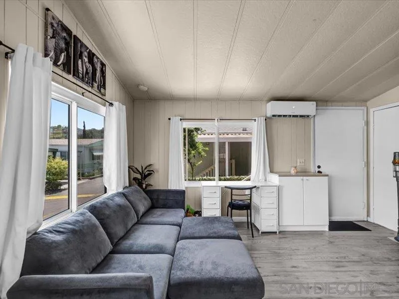 https://cdn.realtyfeed.com/cdn/127/260012592/e86d83cd45dc8a46781e3a26b8a65726.webp