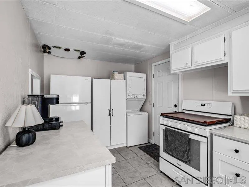 https://cdn.realtyfeed.com/cdn/127/260012592/e89b8b7dda56bfcf182ee813d3e176bc.webp