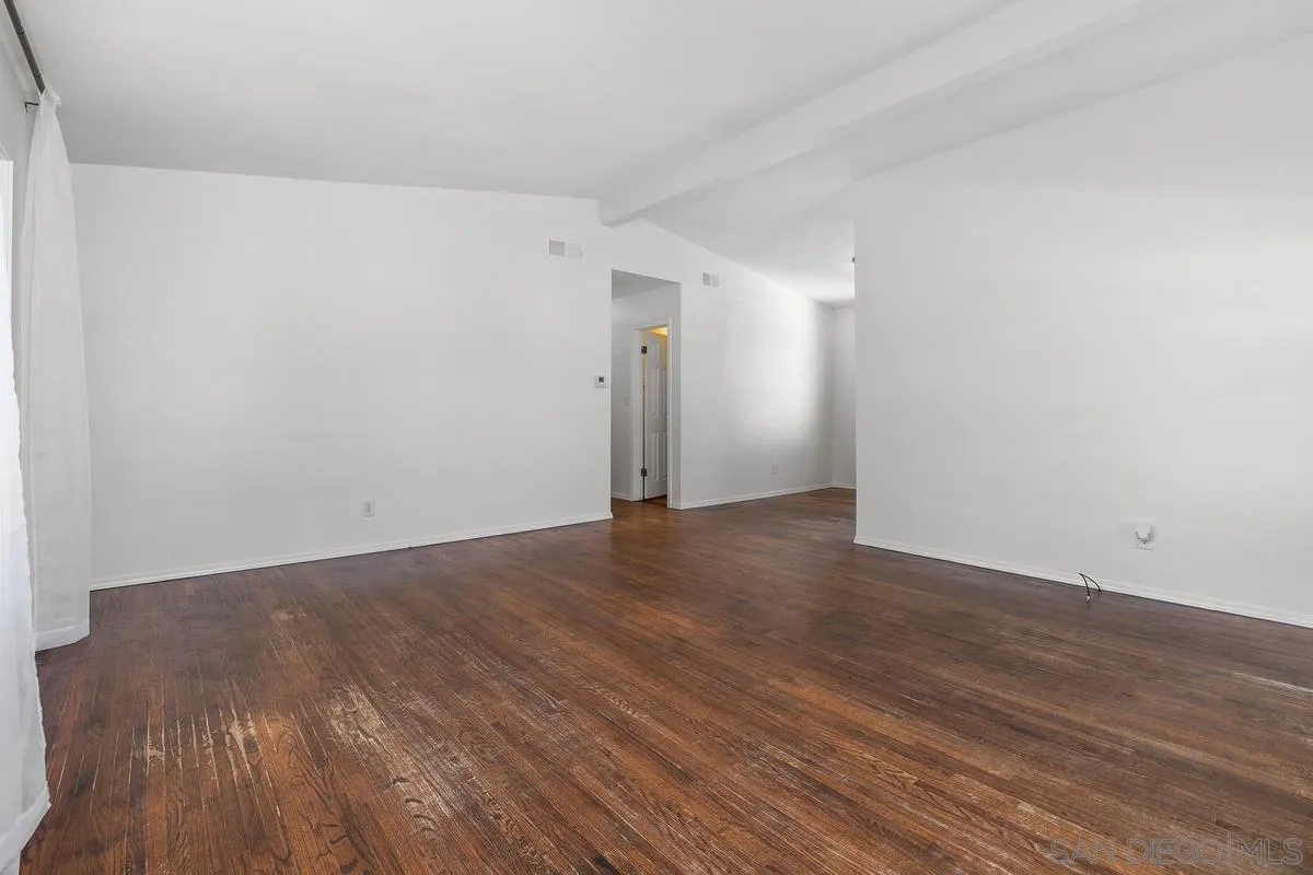https://cdn.realtyfeed.com/cdn/127/260012593/011e9ade9395eaccc67c751c1fd58291.webp