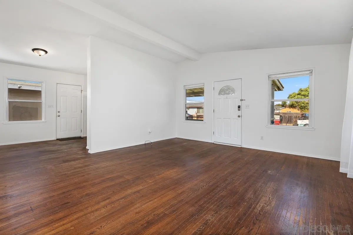 https://cdn.realtyfeed.com/cdn/127/260012593/35ab31a79ad58e563cedcd5132850b96.webp