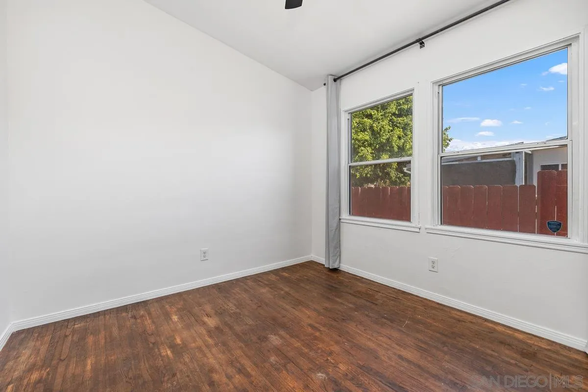 https://cdn.realtyfeed.com/cdn/127/260012593/95c1af84caffb801bb275c2a0105c0af.webp