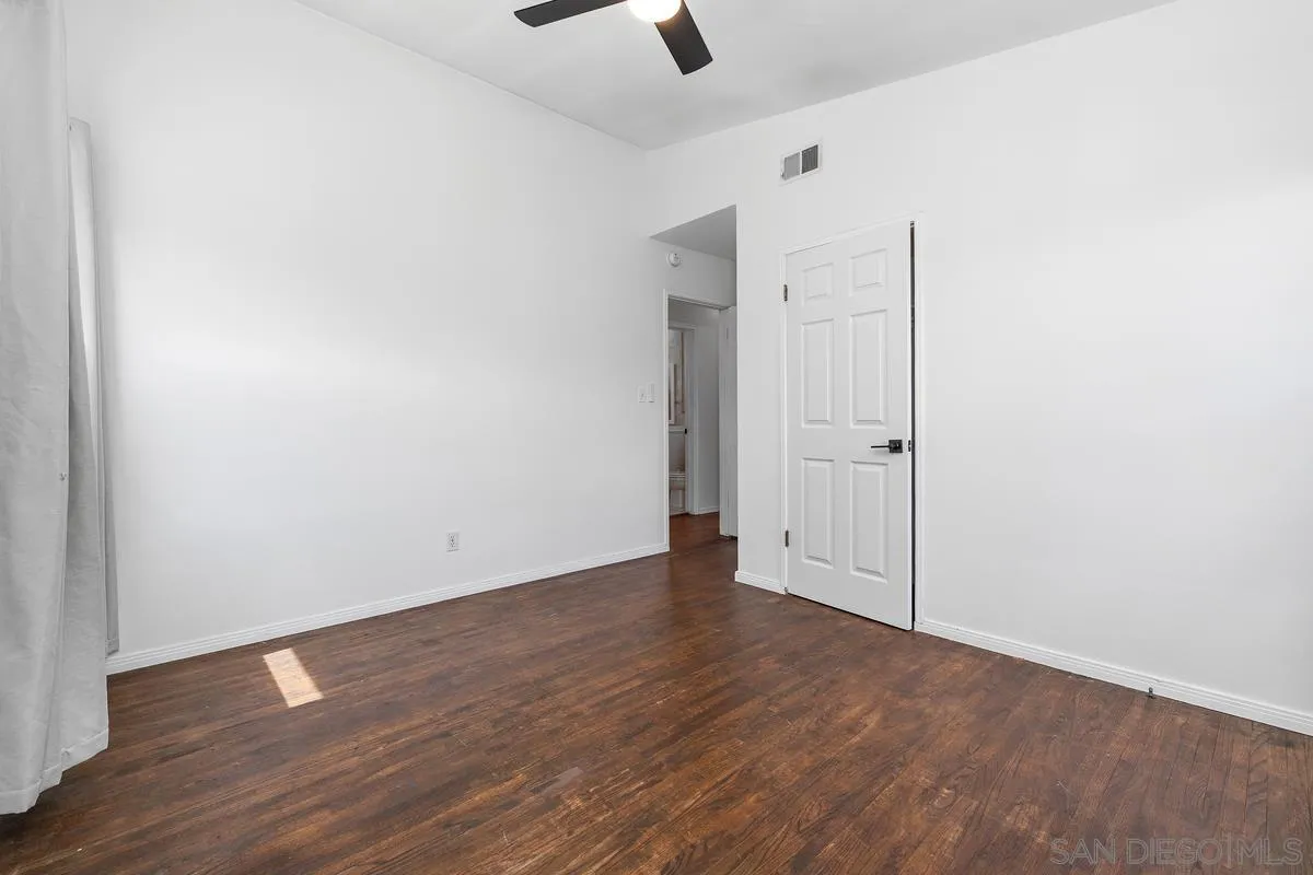 https://cdn.realtyfeed.com/cdn/127/260012593/bcff4d6f4323ffc24204fbe0eab16488.webp