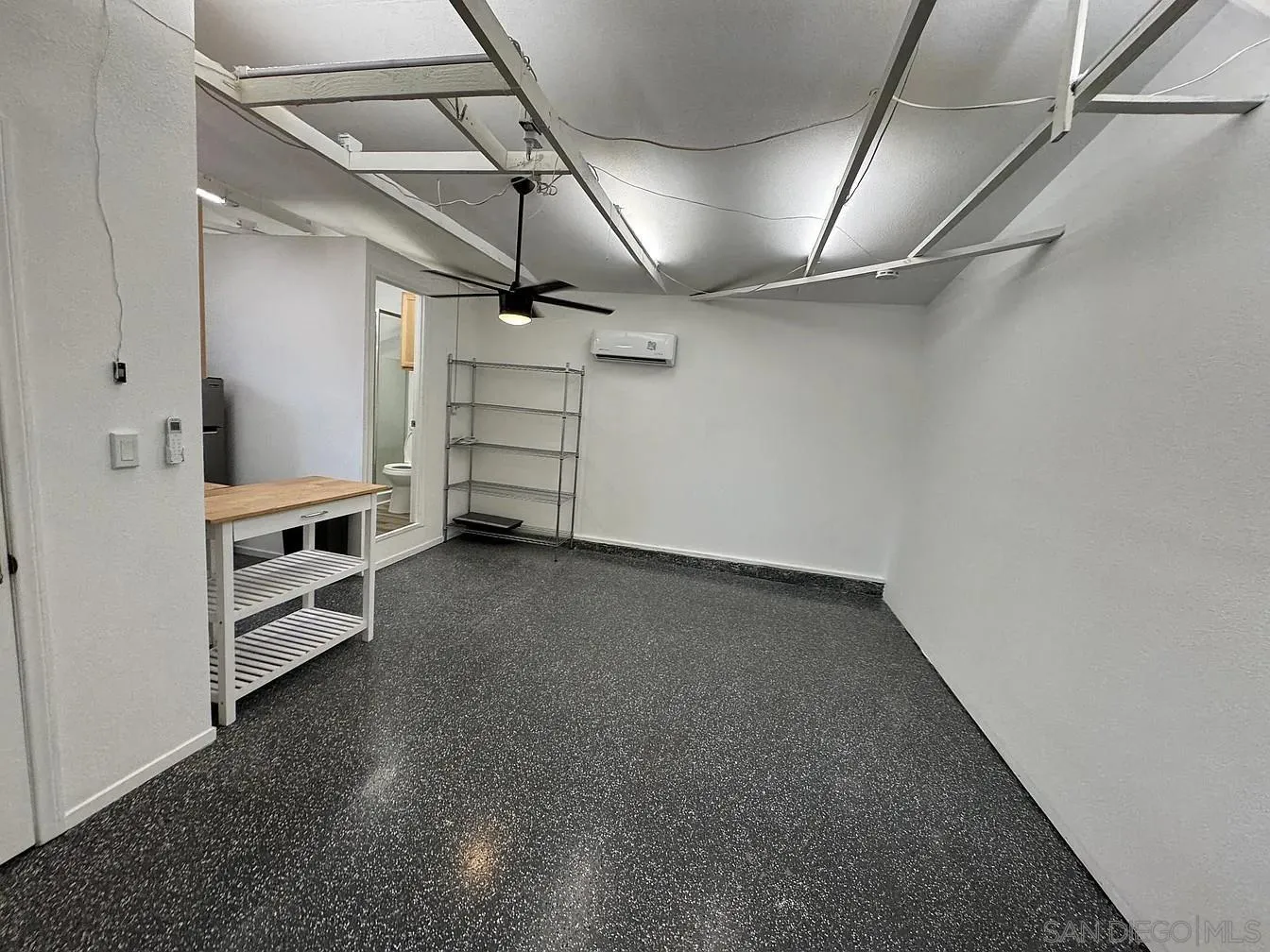 https://cdn.realtyfeed.com/cdn/127/260012593/cfdf0051743f203a3c8e98e294df3db0.webp