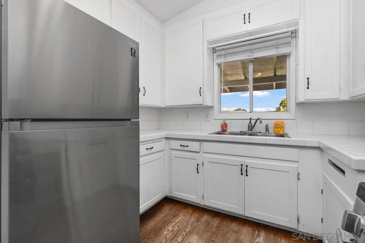 https://cdn.realtyfeed.com/cdn/127/260012593/dfb5929851e368bbbb0b67f0f7b21187.webp