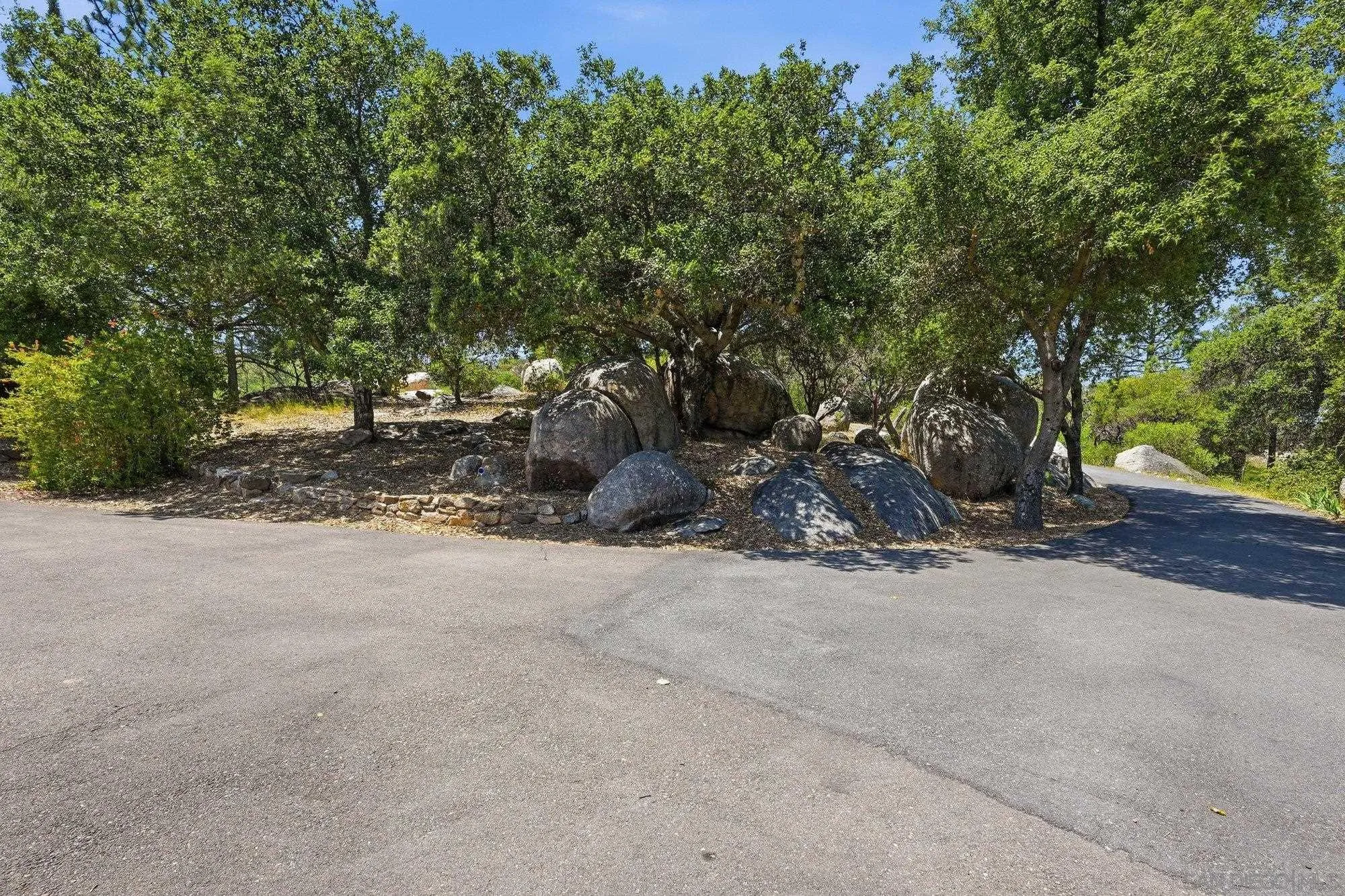 https://cdn.realtyfeed.com/cdn/127/260012596/5412e351aacdffefd7ac3b42dd11a00e.webp