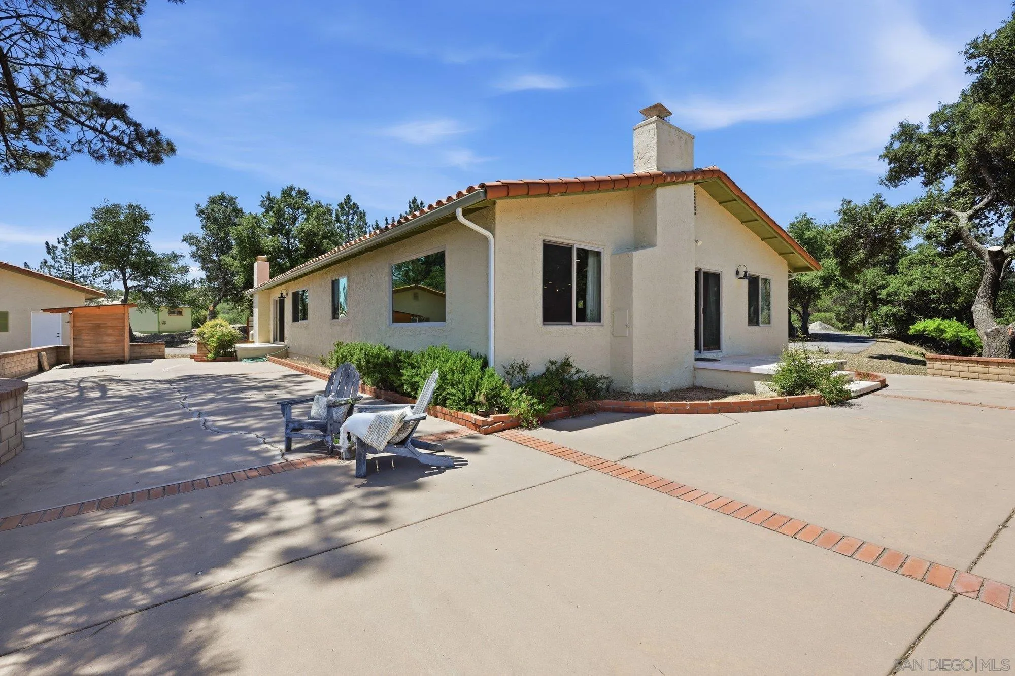 https://cdn.realtyfeed.com/cdn/127/260012596/7f1b6575fa82e01dd935f0a629627e80.webp