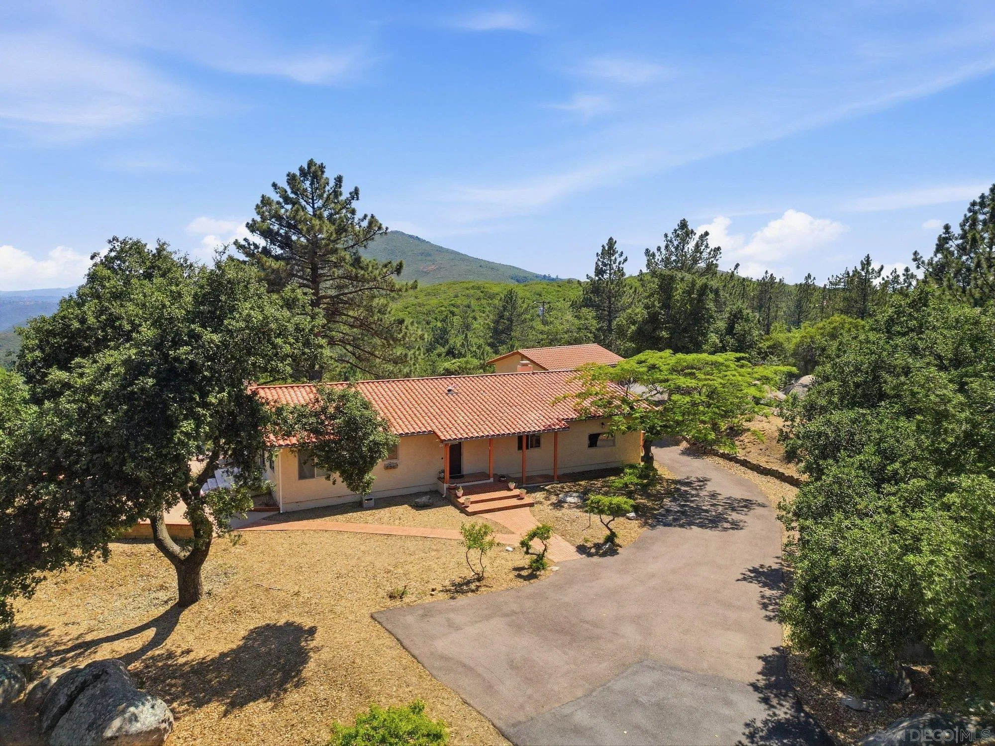 https://cdn.realtyfeed.com/cdn/127/260012596/a1150746a0c5028c5aee61314718ccf8.webp
