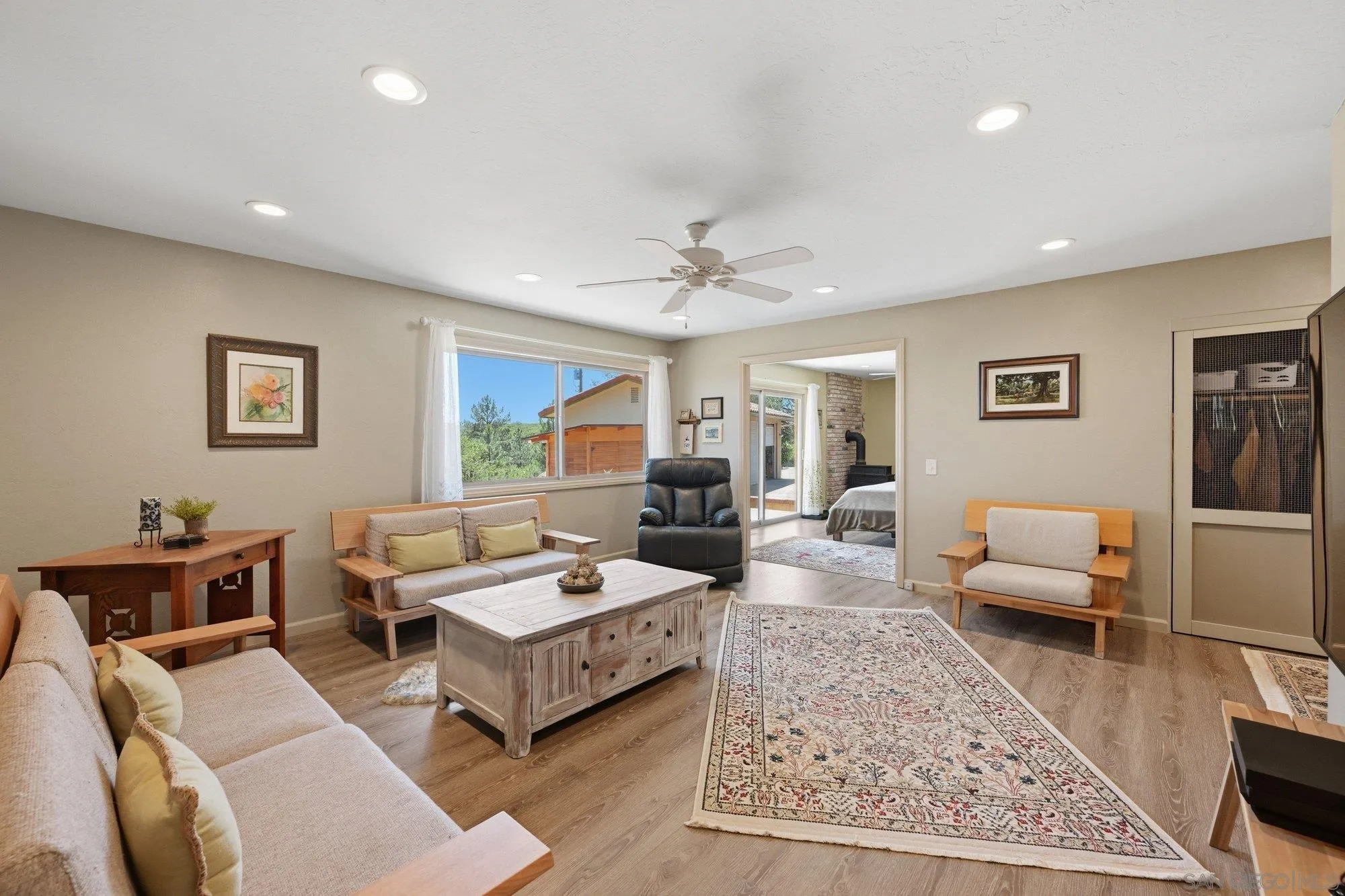 https://cdn.realtyfeed.com/cdn/127/260012596/be5cfc3e026e9ce72364c98253108f2c.webp