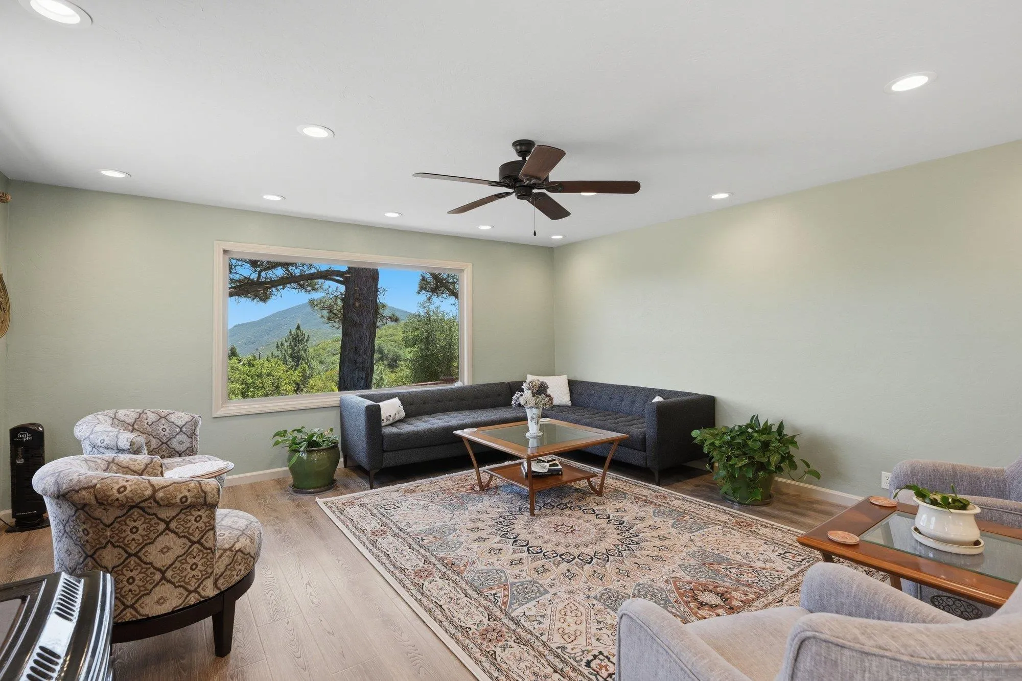 https://cdn.realtyfeed.com/cdn/127/260012596/d35c197de416ad1411e59344105400f6.webp