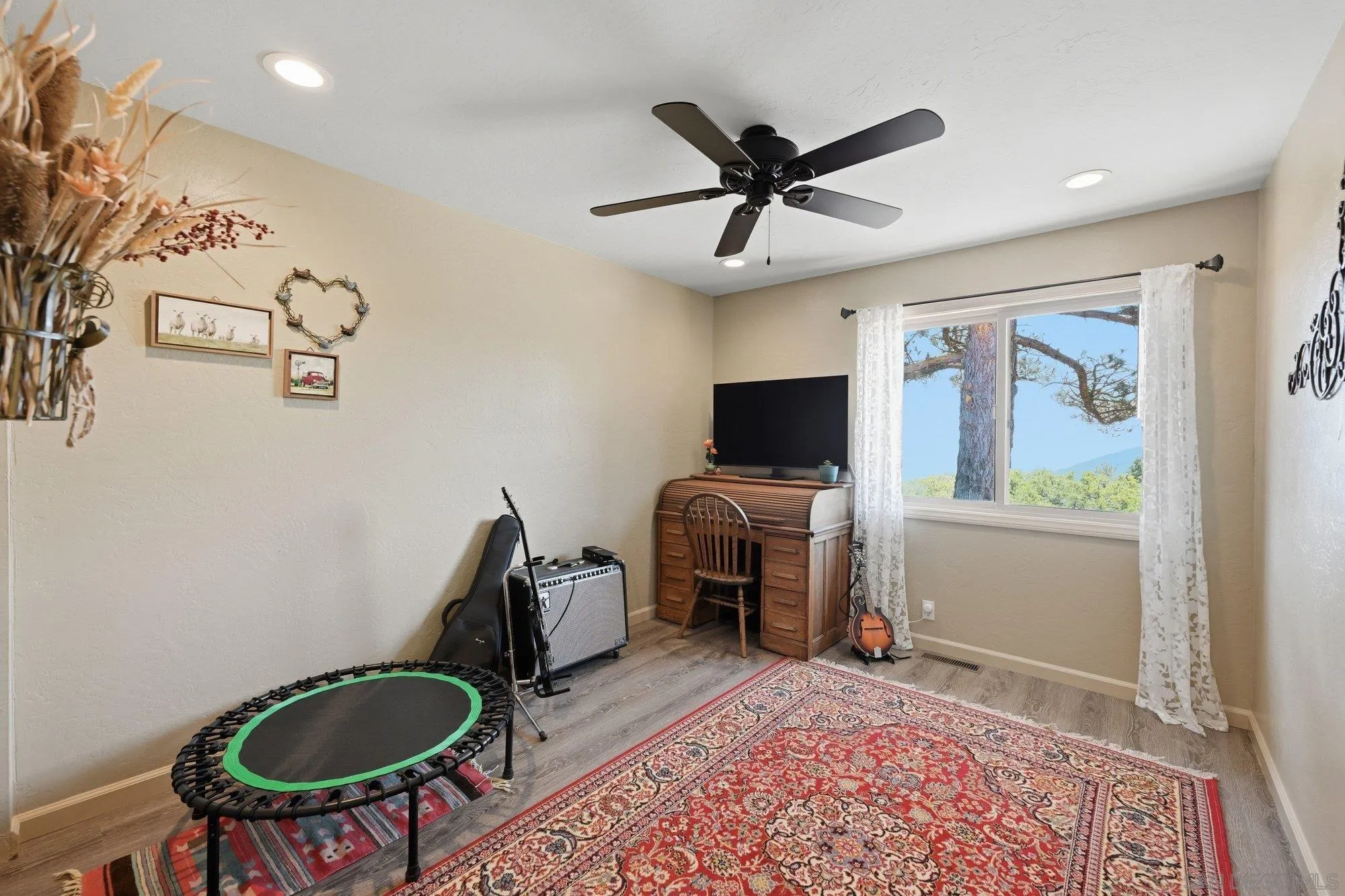 https://cdn.realtyfeed.com/cdn/127/260012596/f1767ec7dbfd32d723dd954ca8874ef1.webp