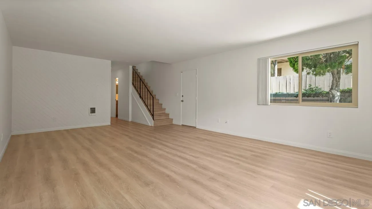 Photo #8: 260012598 Listing: Photo #8