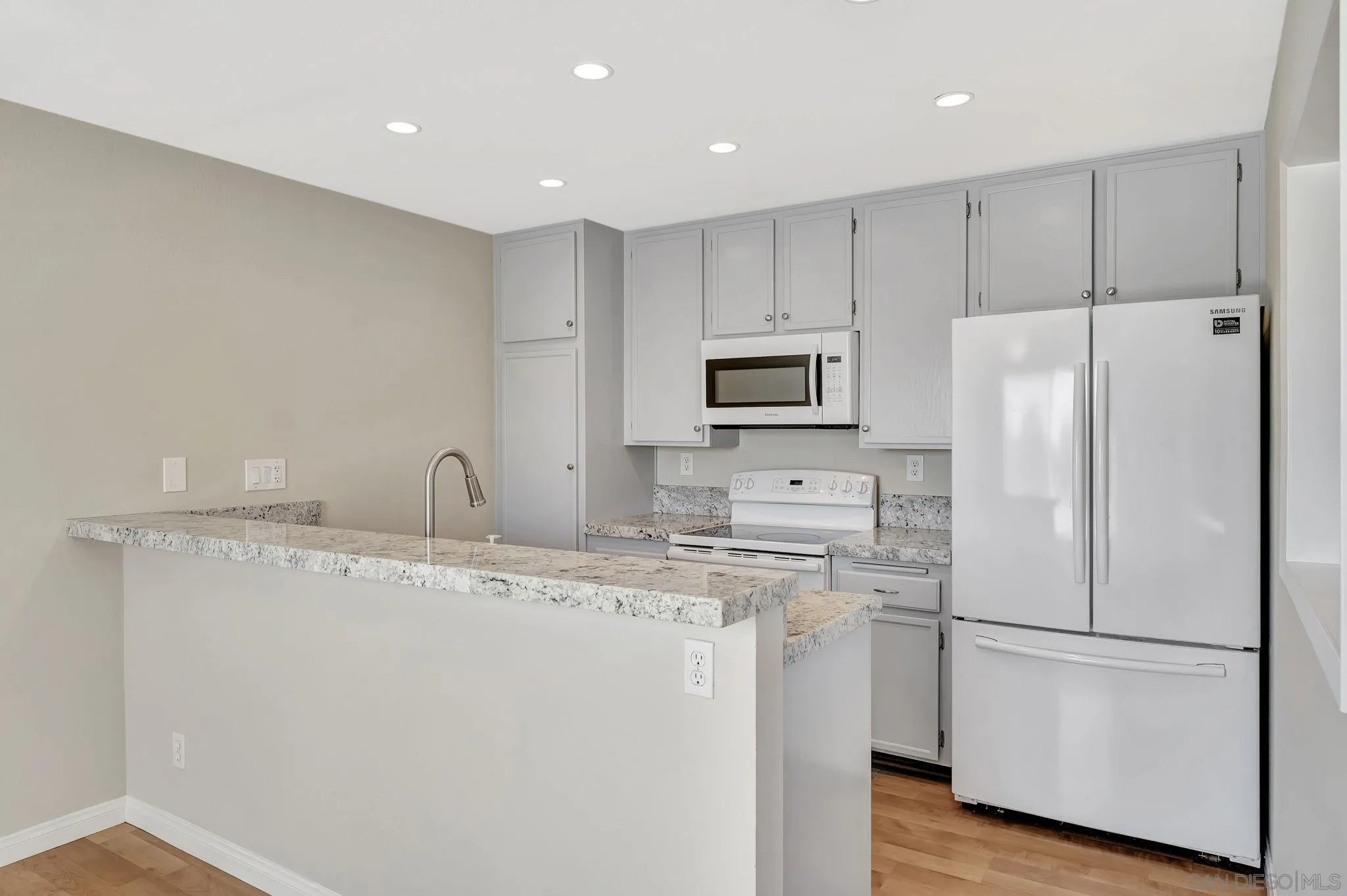 Photo #7: 2600126 Listing: Photo #7