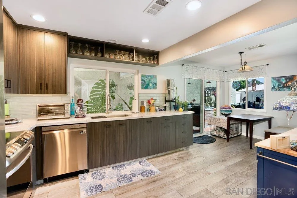 Photo #6: 260012605 Listing: Photo #6
