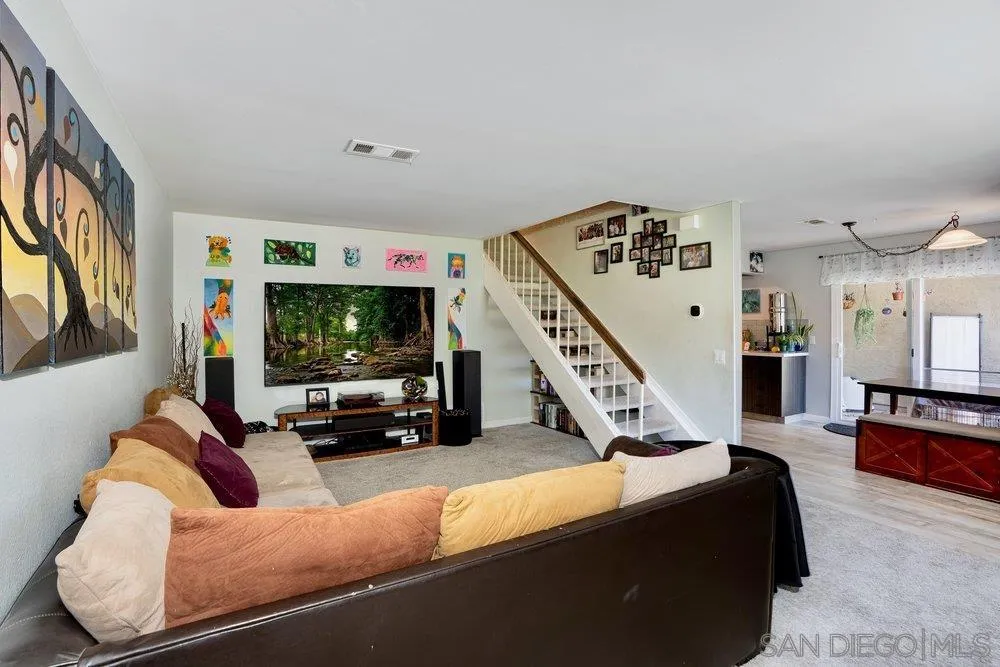 Photo #2: 260012605 Listing: Photo #2