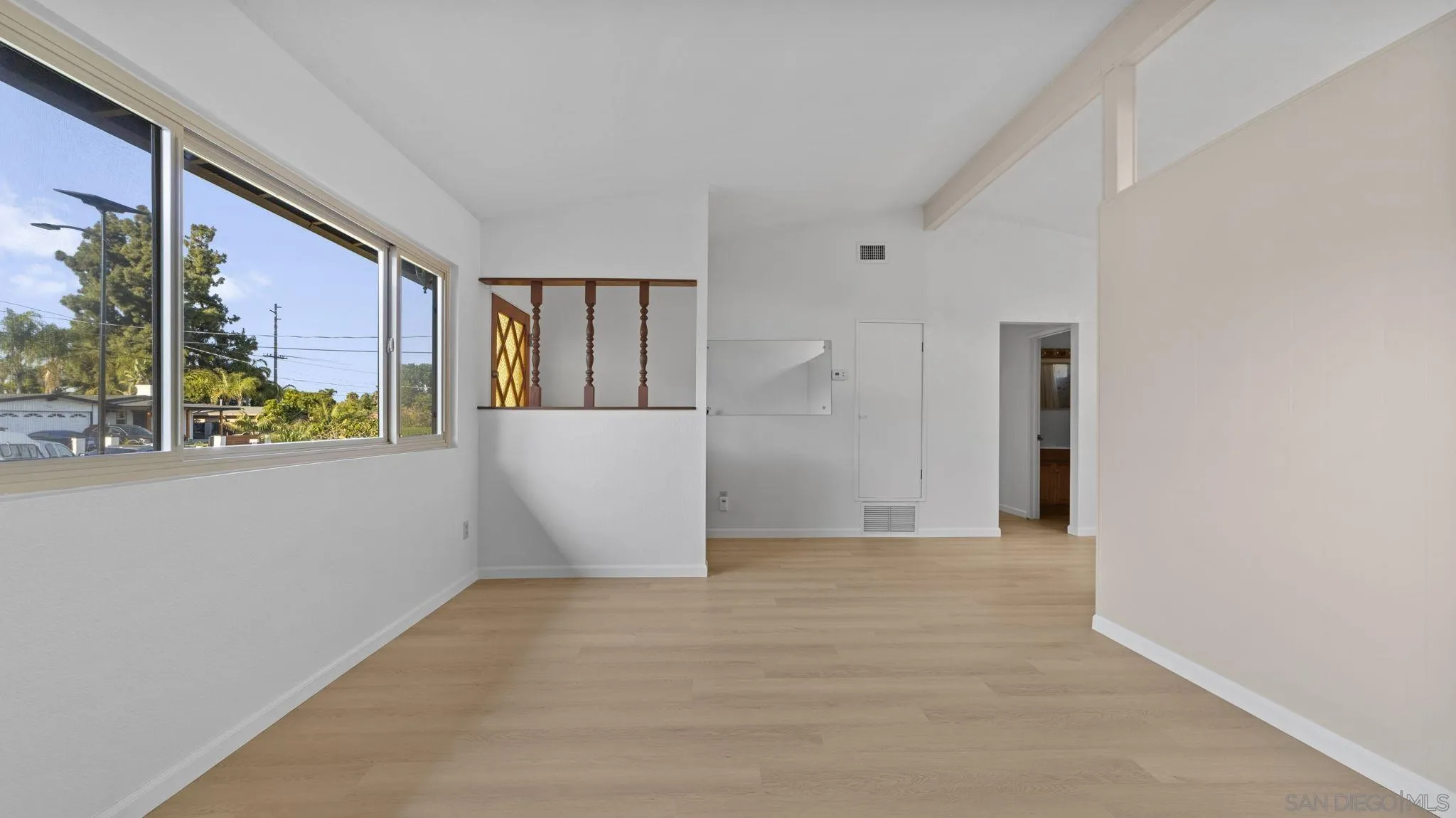 https://cdn.realtyfeed.com/cdn/127/260012606/15d7edb4e96b7b7a41134281ce2db1d6.webp