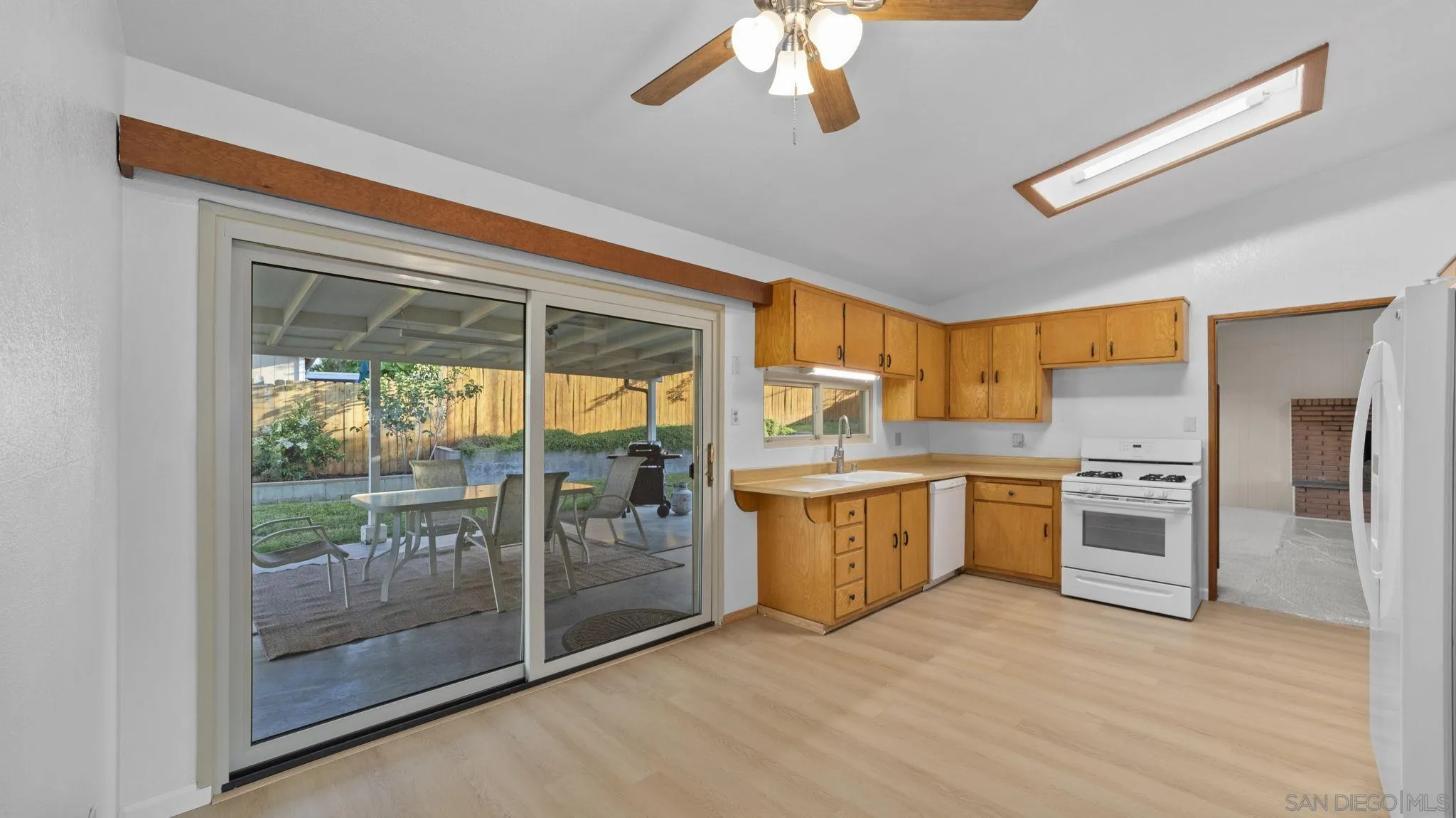 https://cdn.realtyfeed.com/cdn/127/260012606/3f1e83568edc468fc6e3db1108447414.webp