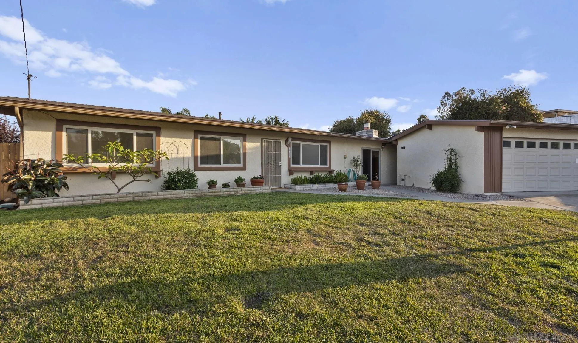 https://cdn.realtyfeed.com/cdn/127/260012606/414a69b67b9a7c8fd44812d701e040cc.webp