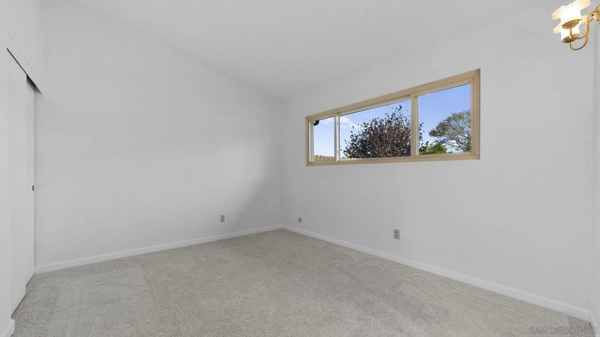 https://cdn.realtyfeed.com/cdn/127/260012606/46a4ef1cdd5e3594221bcdb3c4523943.webp
