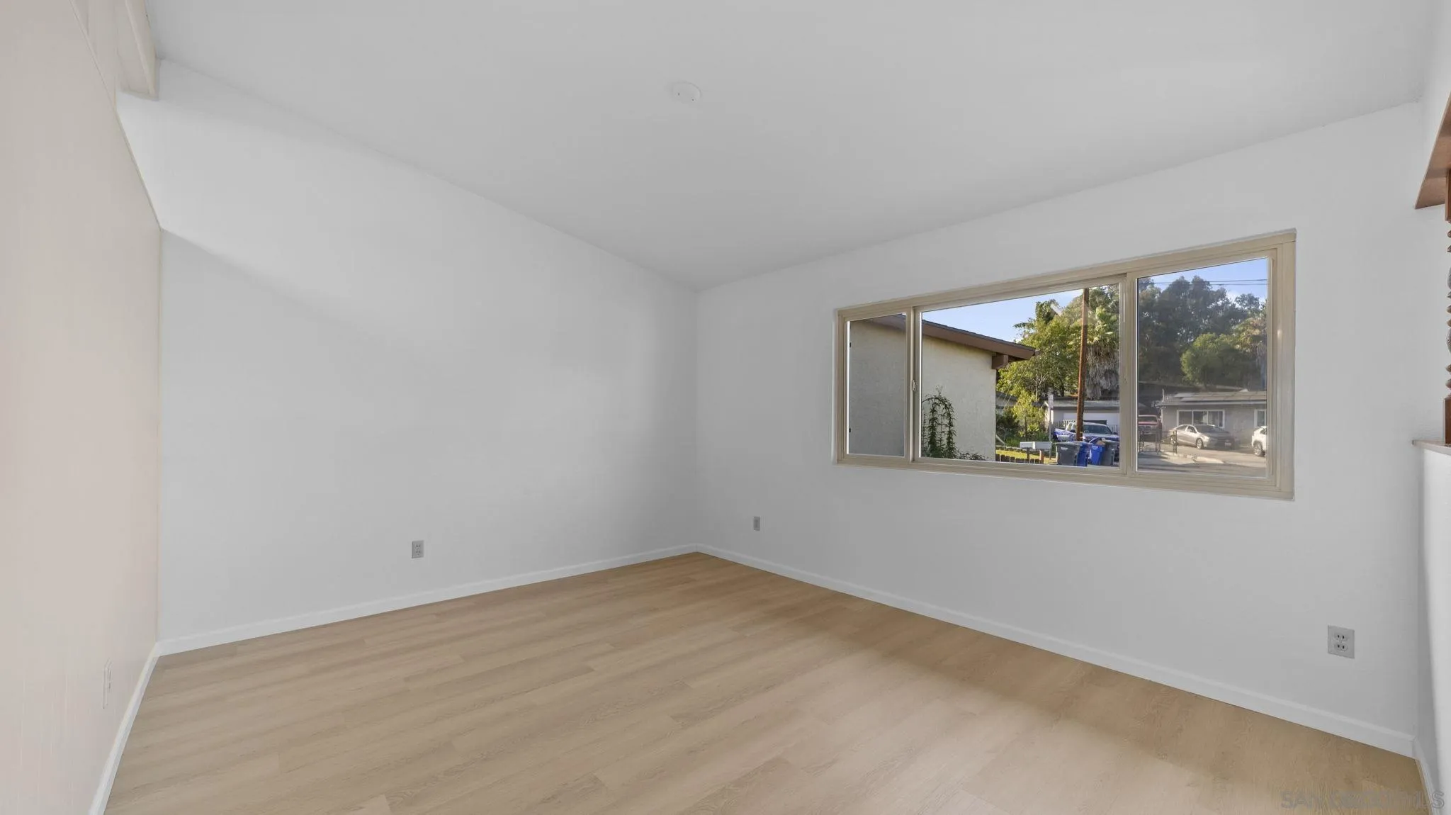 https://cdn.realtyfeed.com/cdn/127/260012606/8ecf47554efbad2f841485e32ce20087.webp