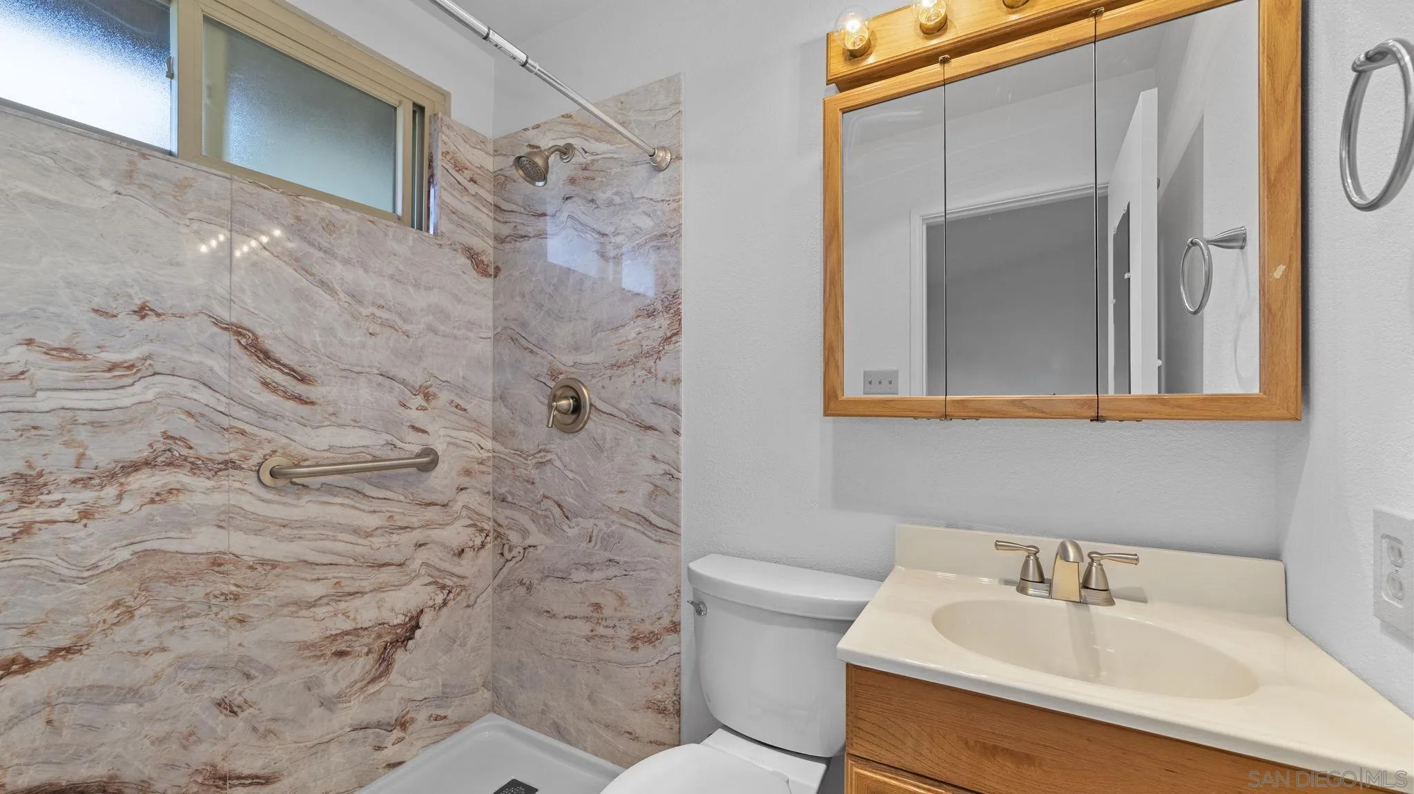 https://cdn.realtyfeed.com/cdn/127/260012606/f6417467d57e2712fd56b30958b6a07a.webp