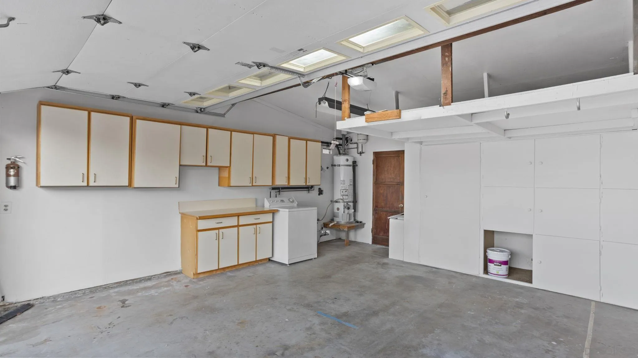 https://cdn.realtyfeed.com/cdn/127/260012606/fd6d9211c98171f9257331e704df5a6a.webp
