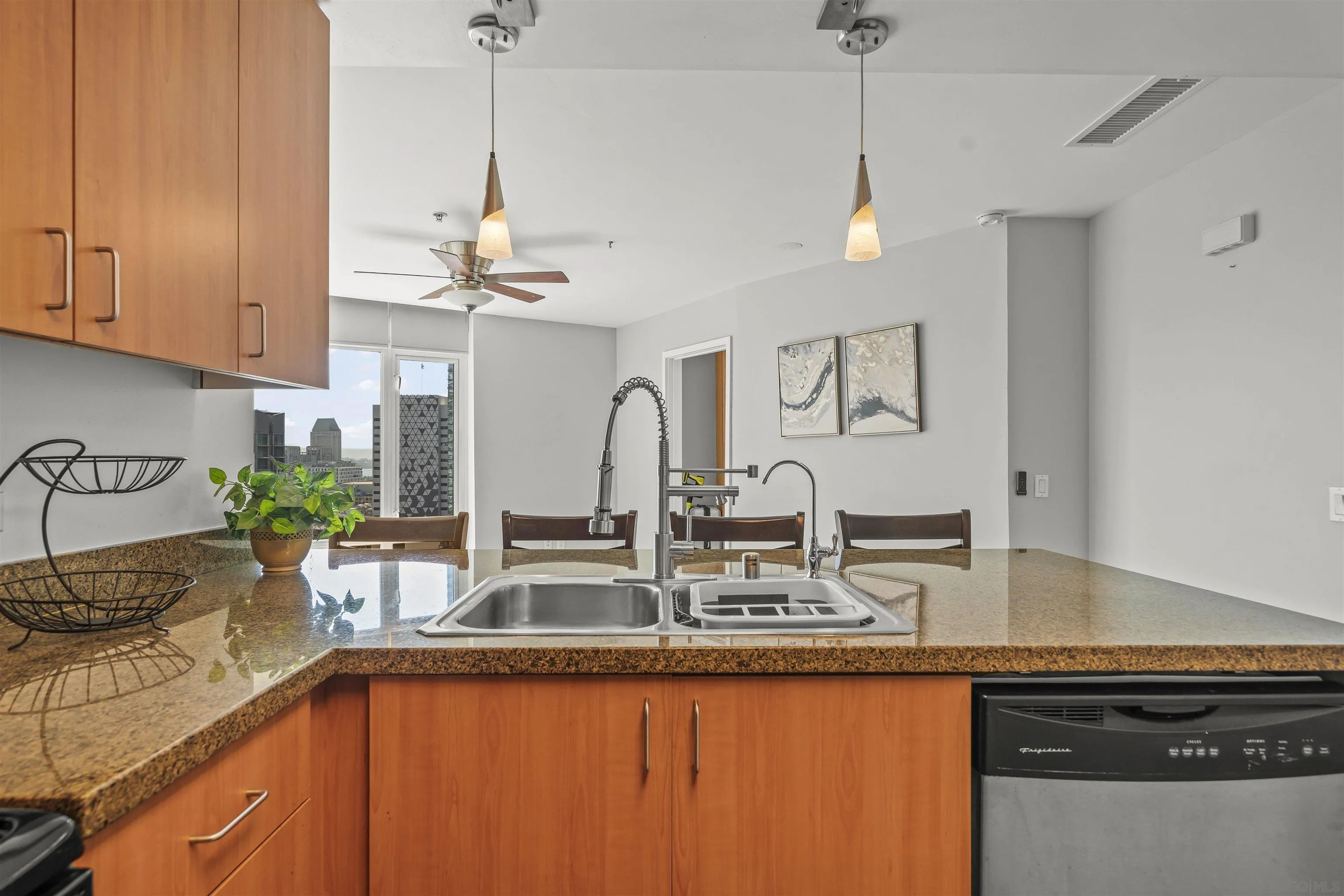 Photo #14: 260012616 Listing: Photo #14