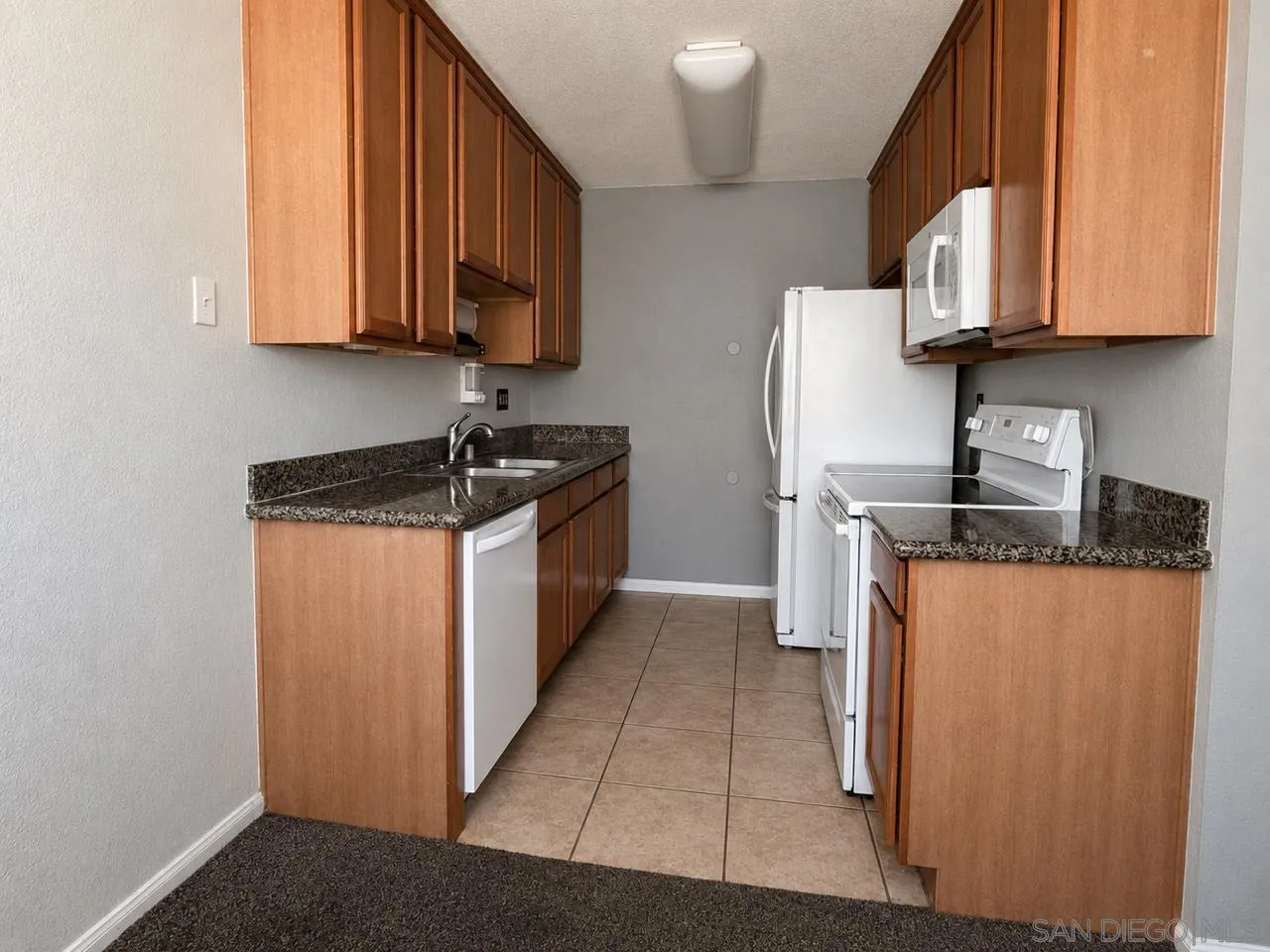 Photo #8: 260012618 Listing: Photo #8