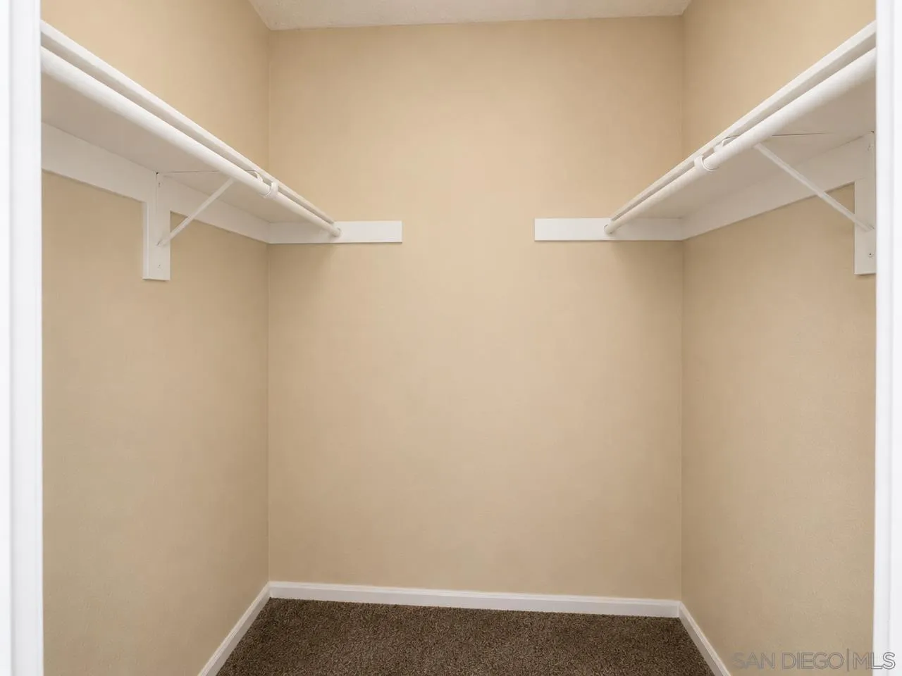 Photo #11: 260012618 Listing: Photo #11