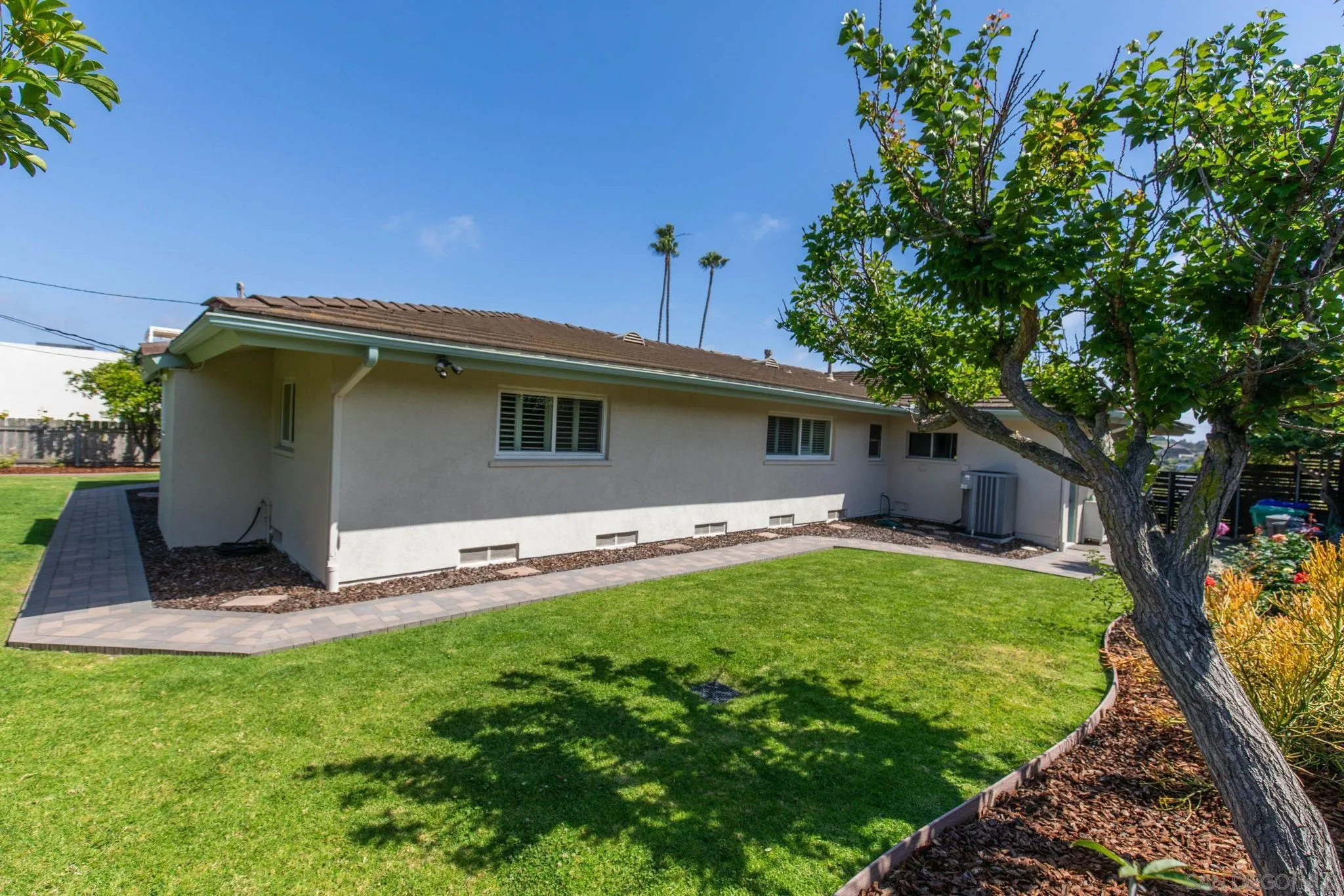 https://cdn.realtyfeed.com/cdn/127/260012619/08b1bbfccaebbb8506c27bfbcc688653.webp