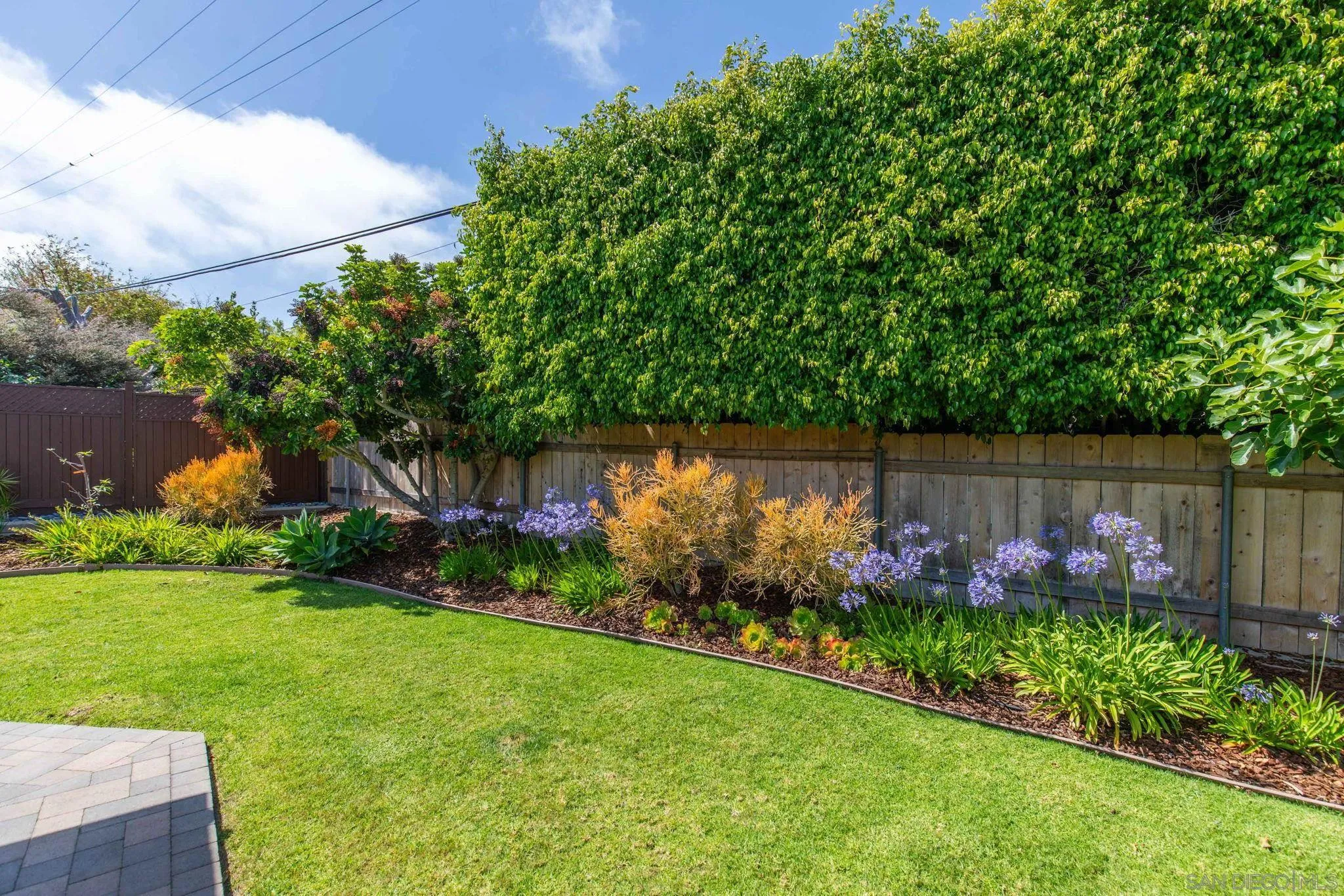 https://cdn.realtyfeed.com/cdn/127/260012619/82545eca28e5c1e4d042e22121ea77d0.webp
