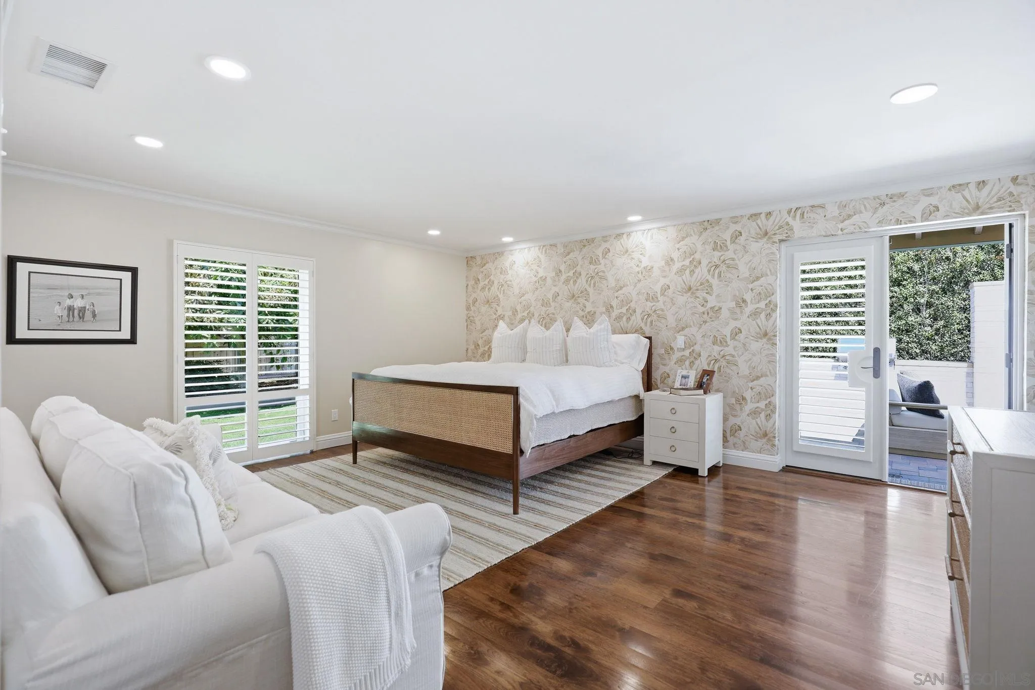 https://cdn.realtyfeed.com/cdn/127/260012619/95facad519c6ffbdfe403ff6d500b356.webp