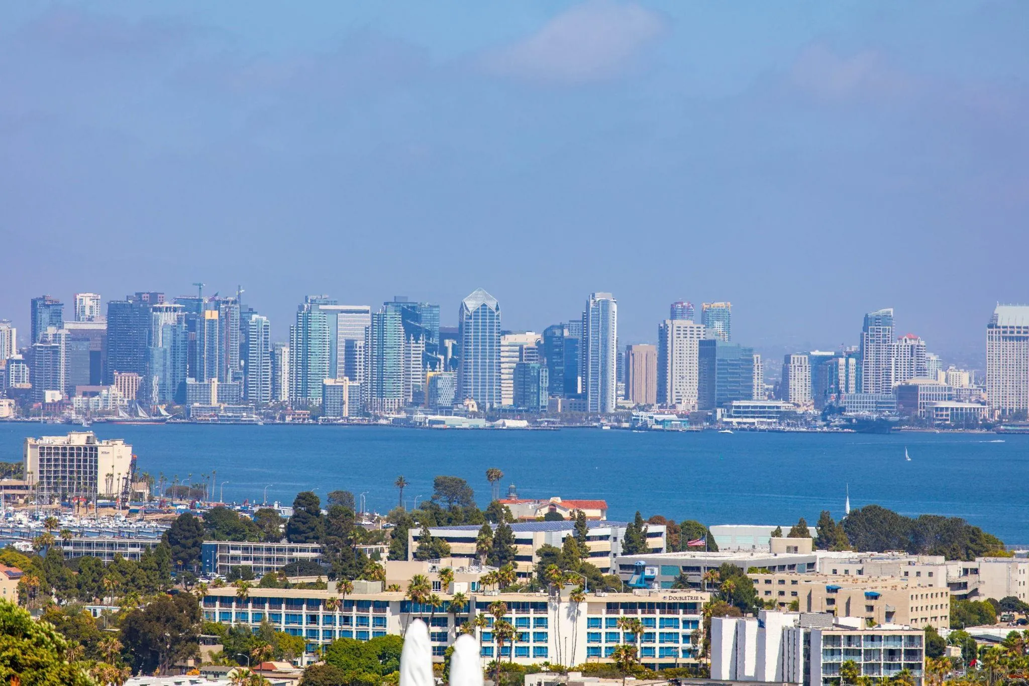 https://cdn.realtyfeed.com/cdn/127/260012619/f1c0367101838ba3c309aeffc88fe651.webp