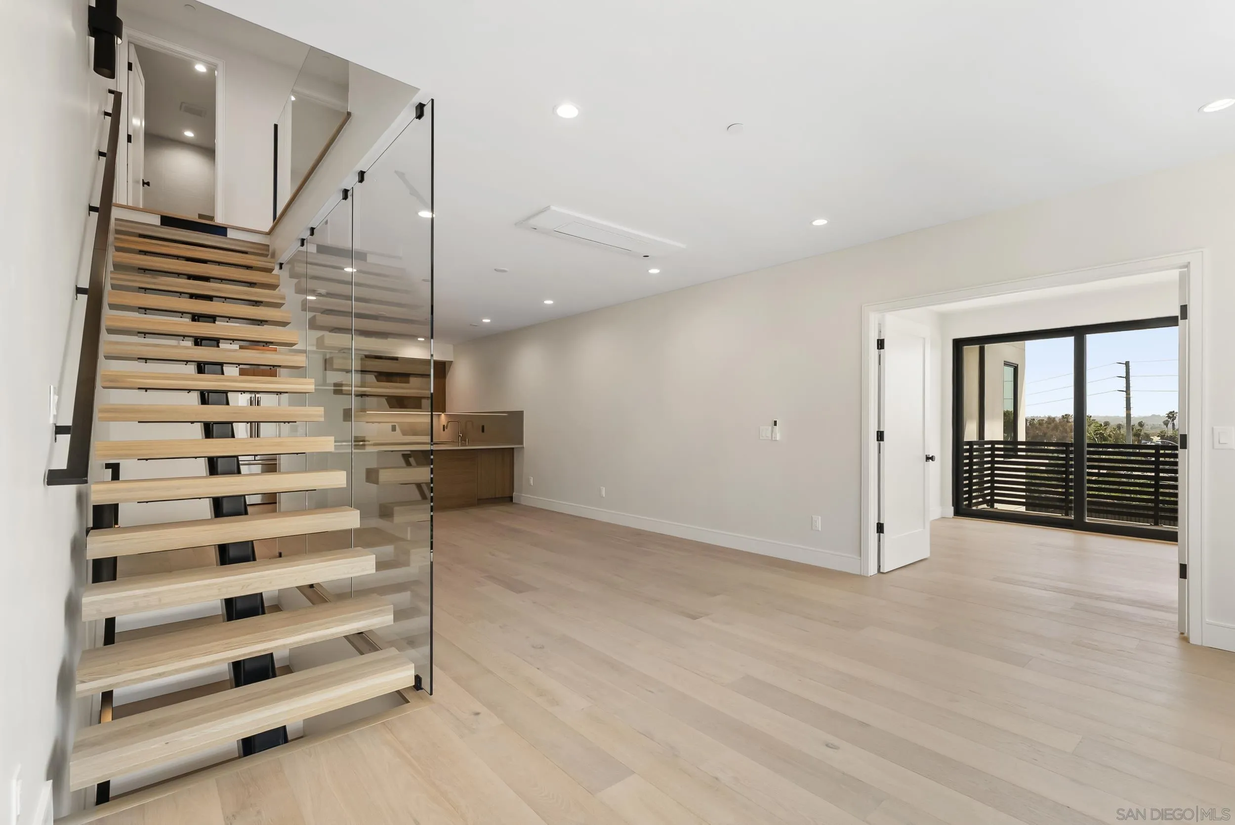 Photo #9: 260012622 Listing: Photo #9