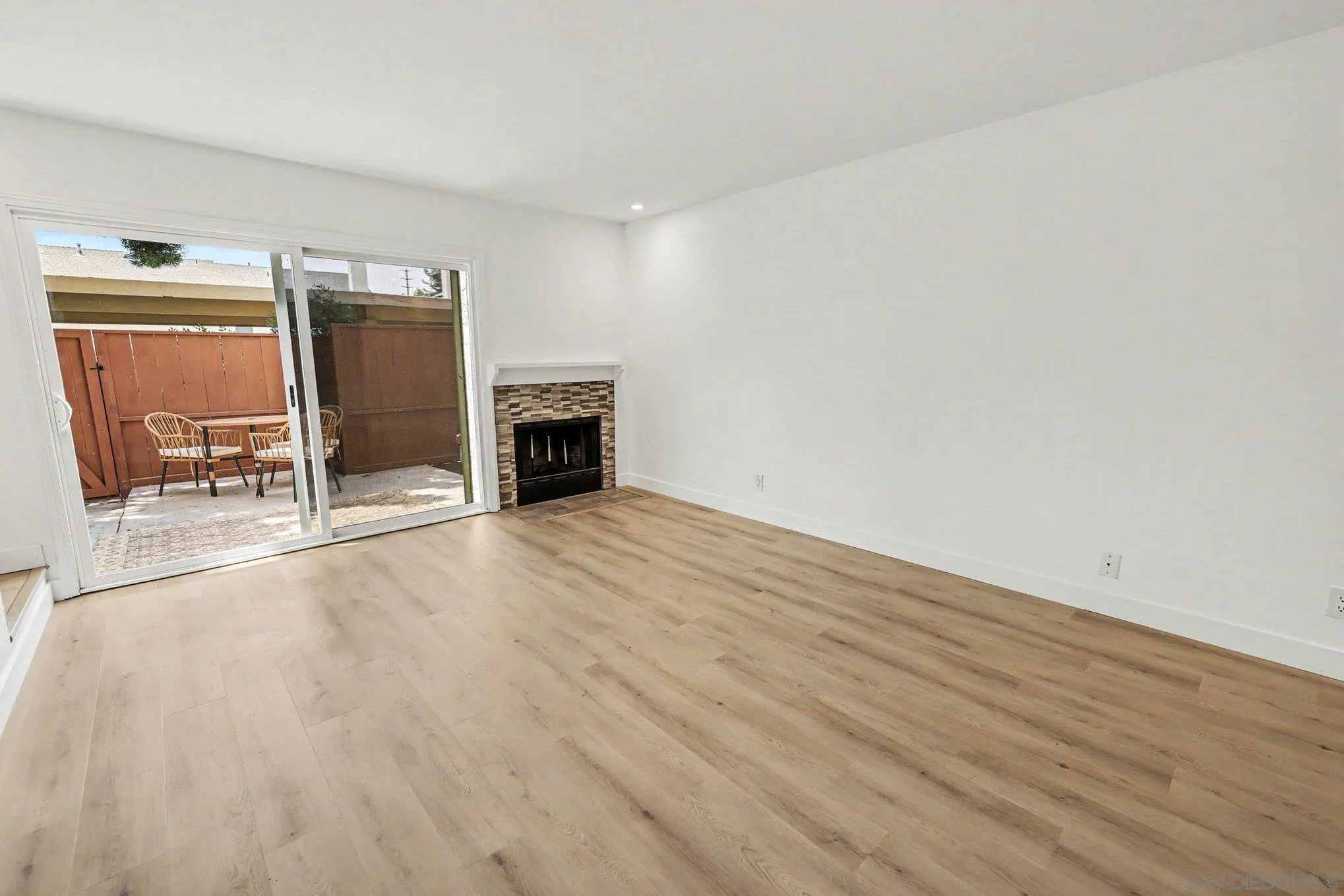 Photo #6: 260012625 Listing: Photo #6
