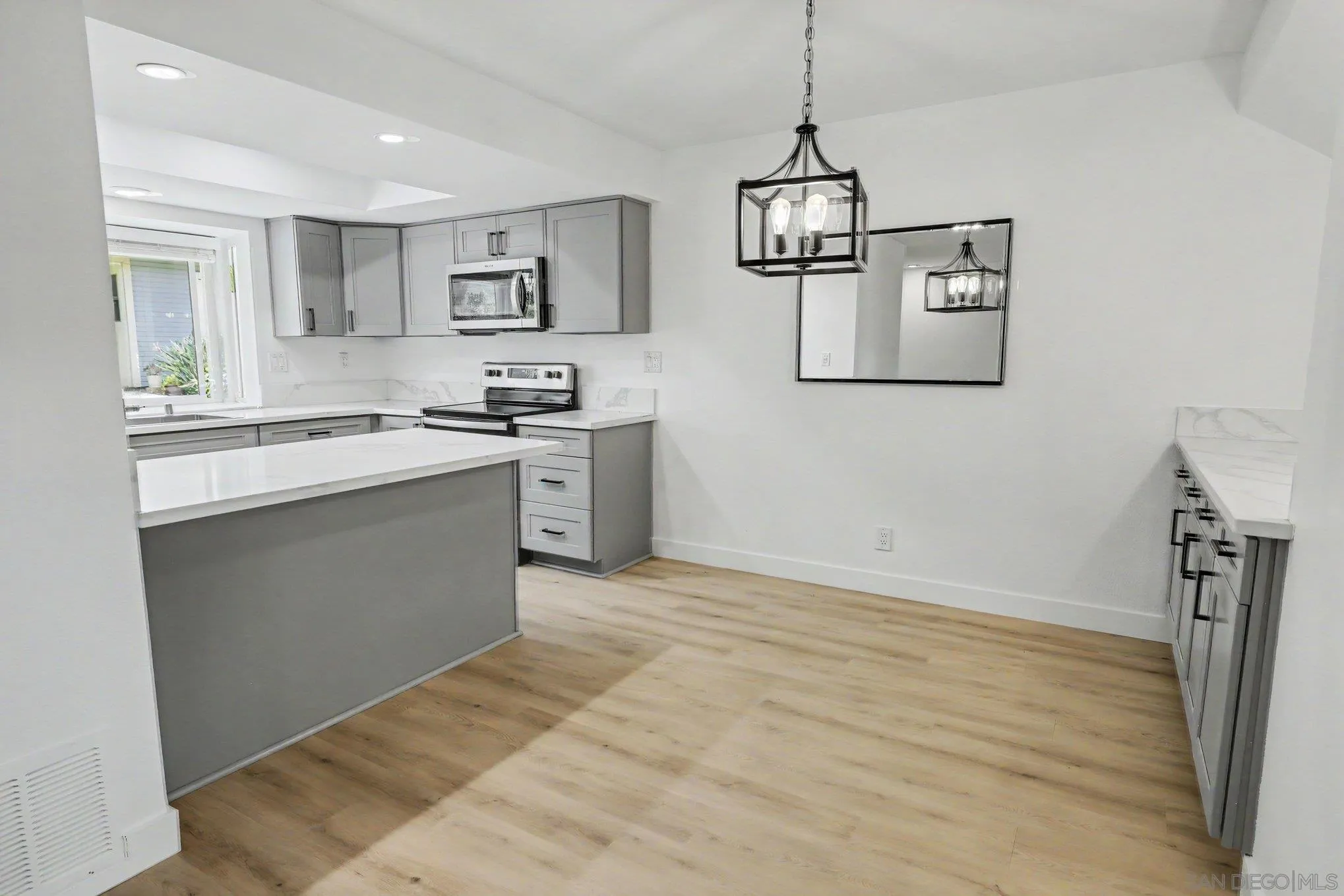 Photo #4: 260012625 Listing: Photo #4