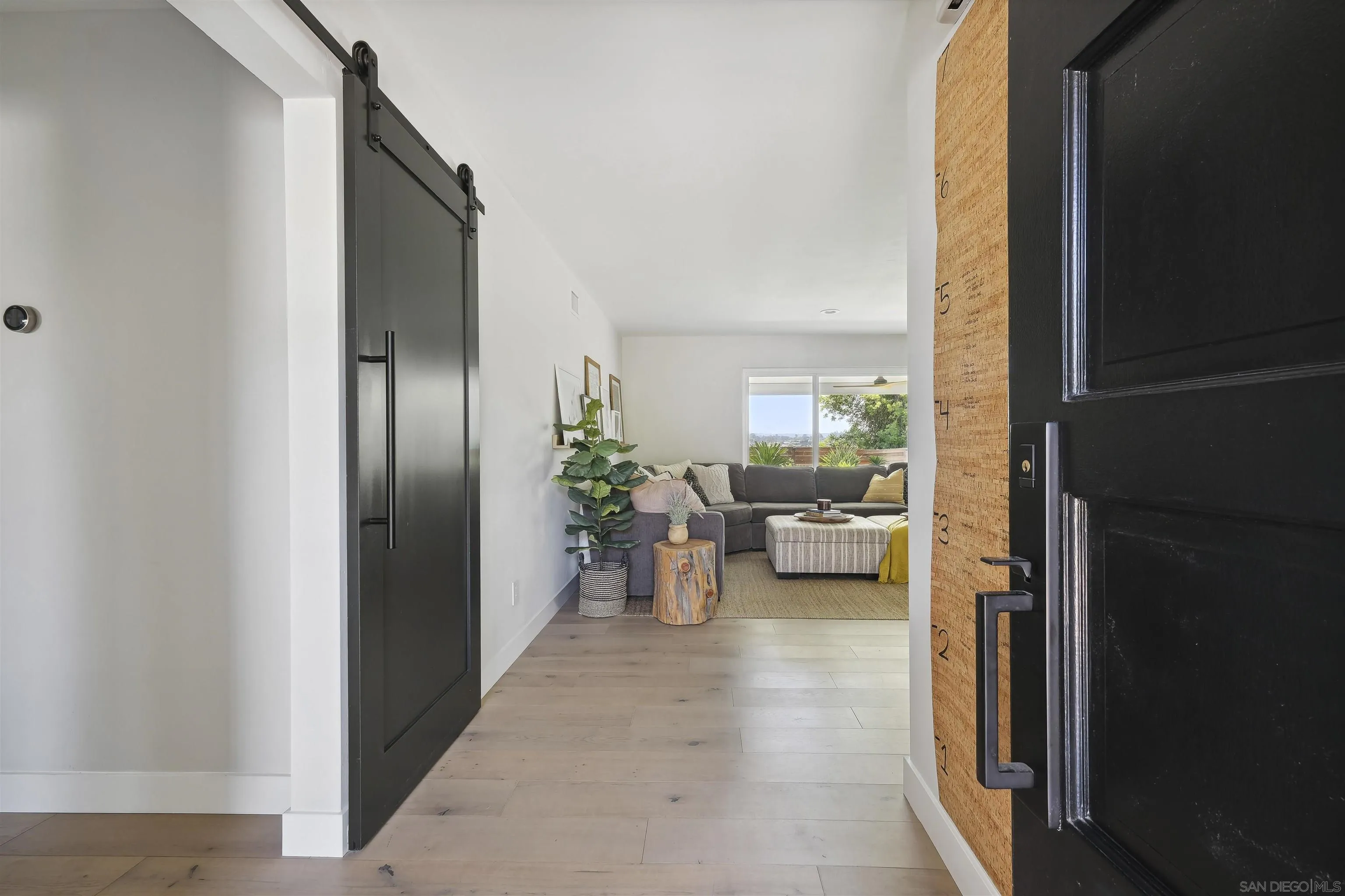 https://cdn.realtyfeed.com/cdn/127/260012632/4f6912c95e05505118c969a4ff5863d3.webp